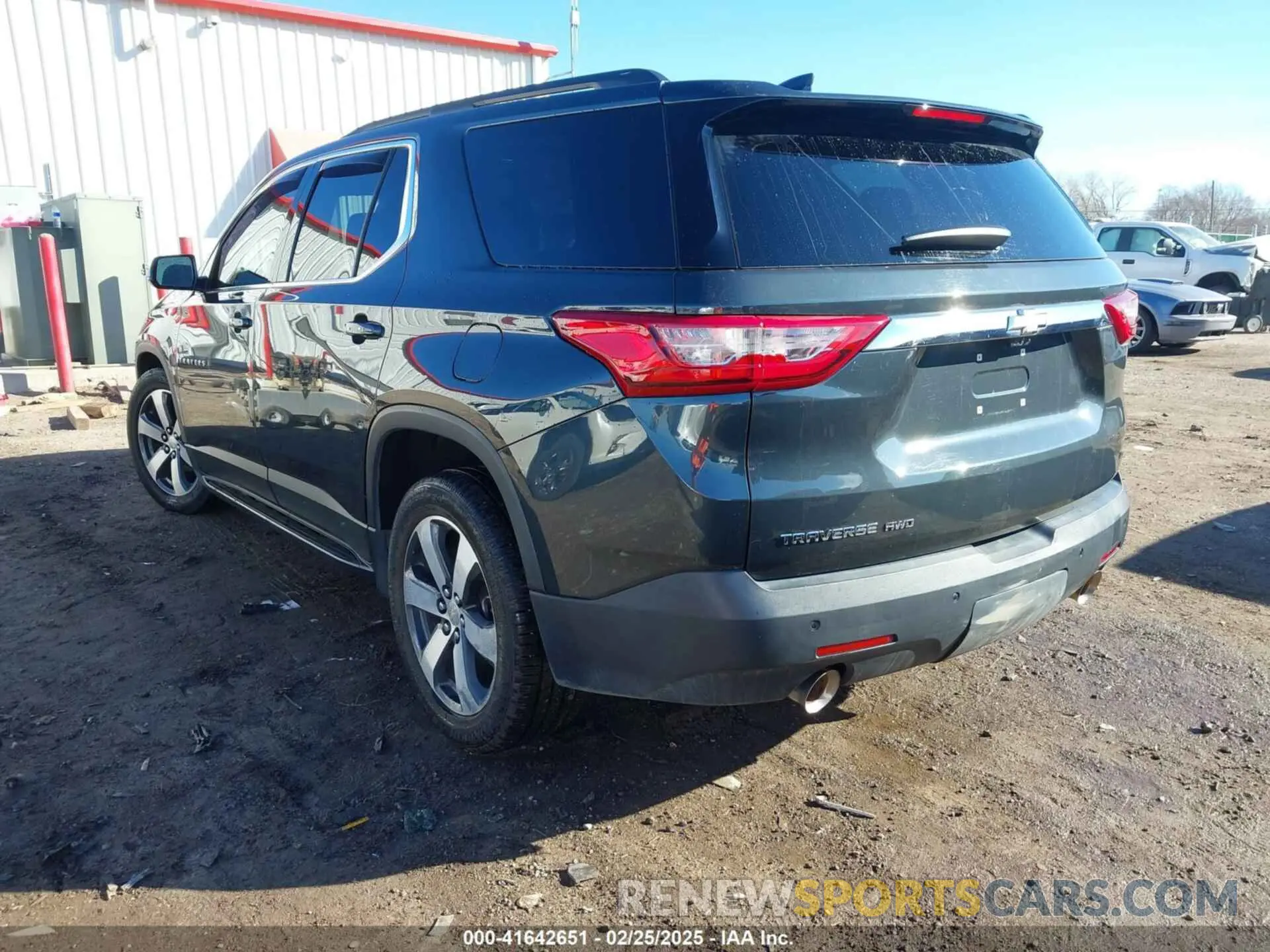 3 fotografías del automóvil dañado 1GNEVHKW3KJ185754 CHEVROLET TRAVERSE 2019