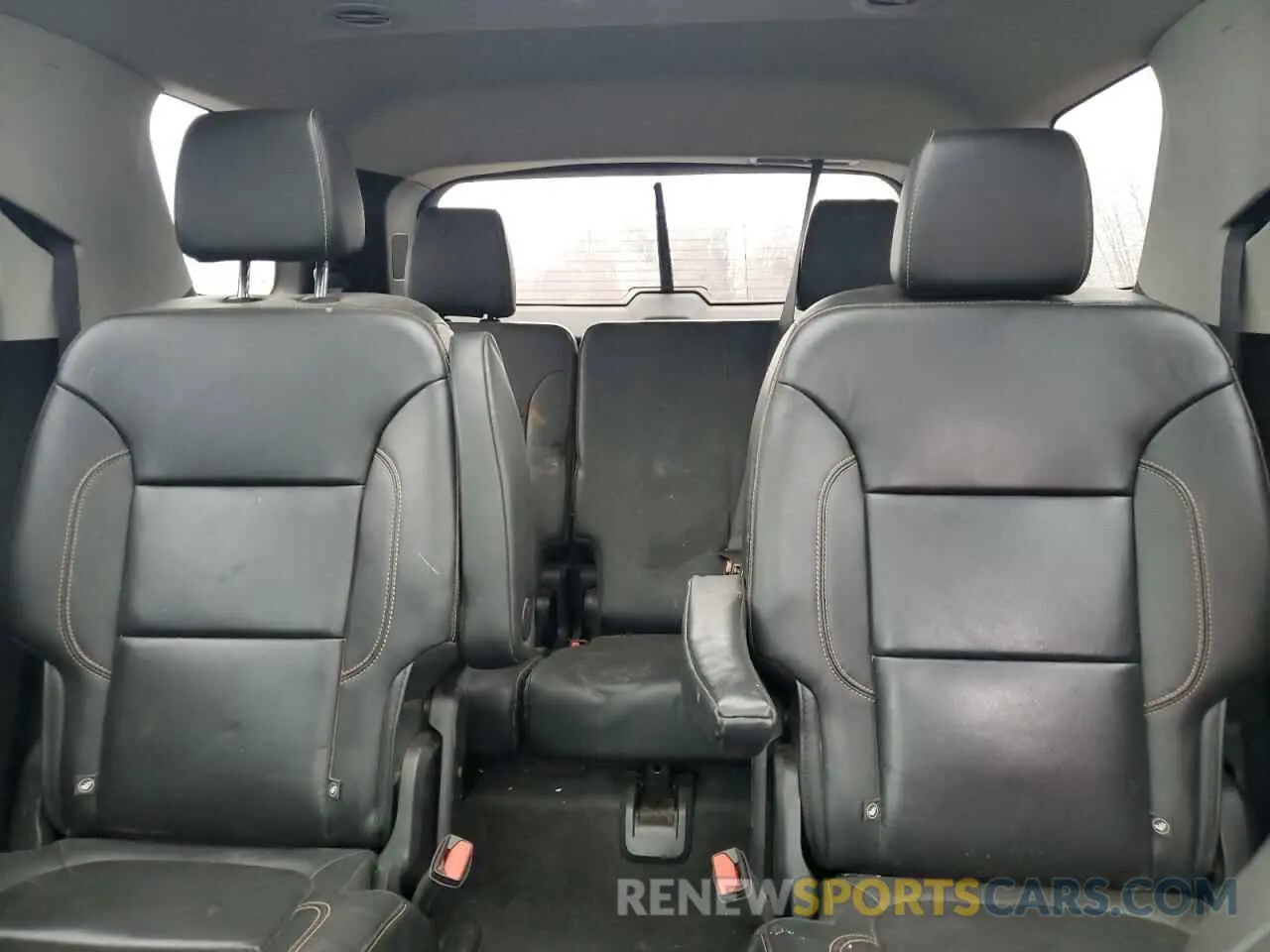 10 fotografías del automóvil dañado 1GNEVHKW3KJ240848 CHEVROLET TRAVERSE 2019