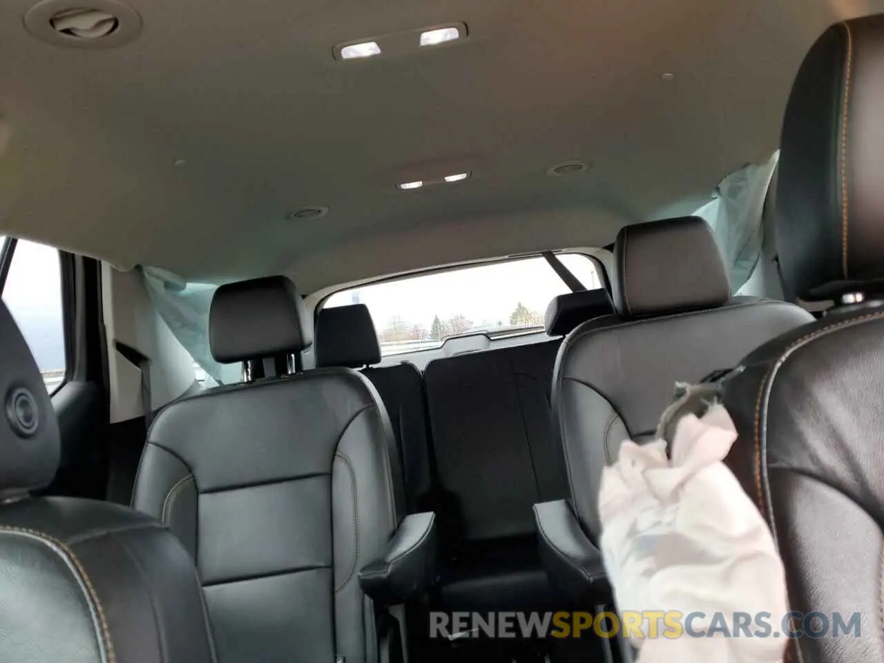 10 fotografías del automóvil dañado 1GNEVHKW5KJ315582 CHEVROLET TRAVERSE 2019