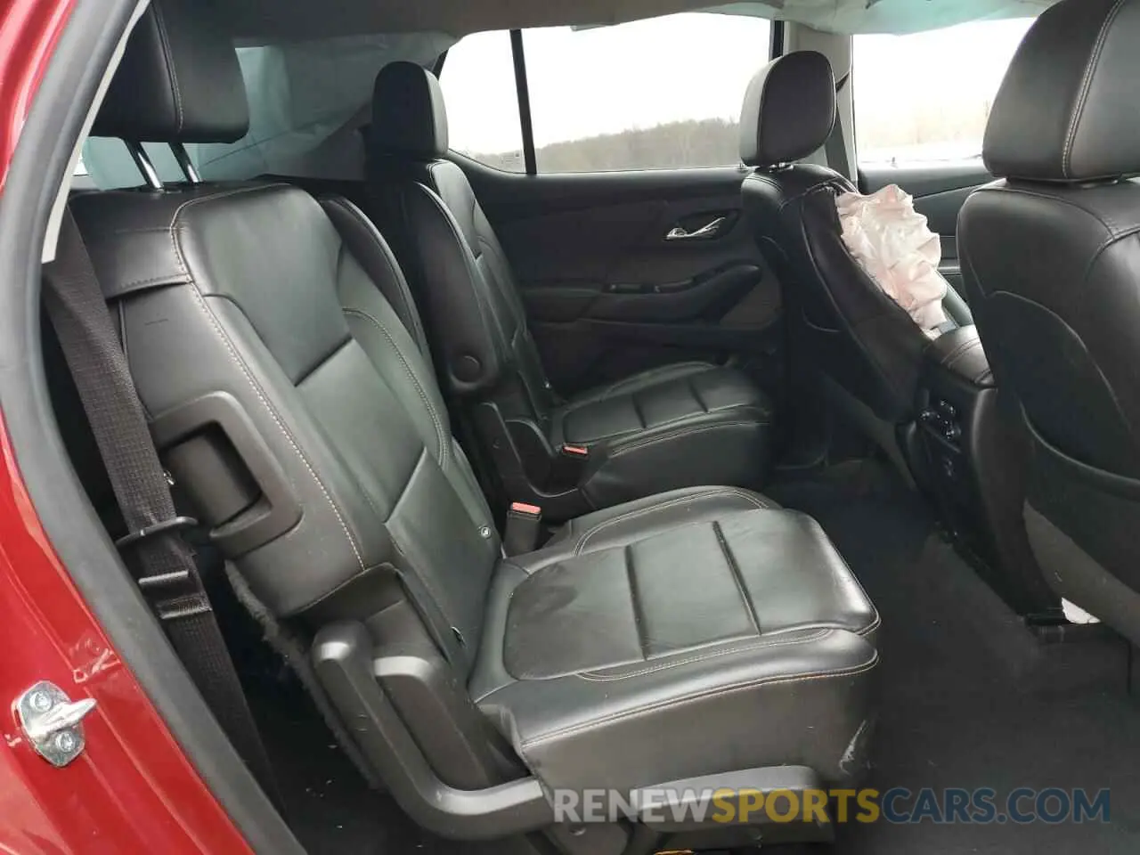12 fotografías del automóvil dañado 1GNEVHKW5KJ315582 CHEVROLET TRAVERSE 2019