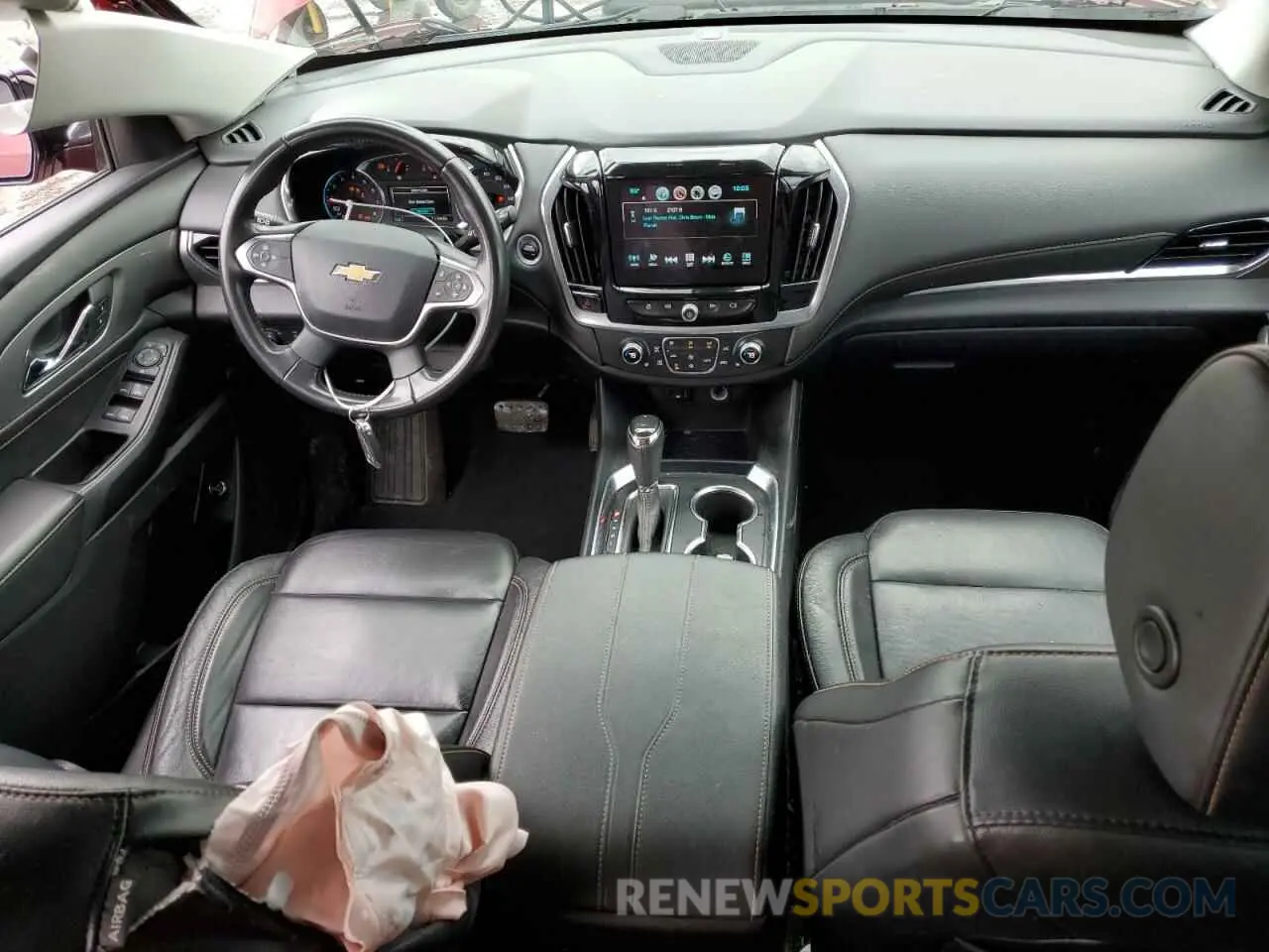 8 fotografías del automóvil dañado 1GNEVHKW5KJ315582 CHEVROLET TRAVERSE 2019