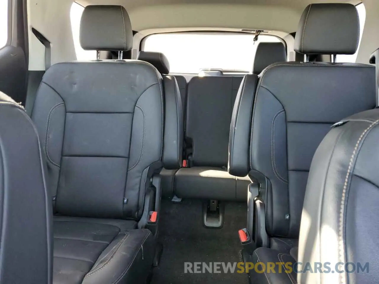 10 fotografías del automóvil dañado 1GNEVHKW6KJ206760 CHEVROLET TRAVERSE 2019