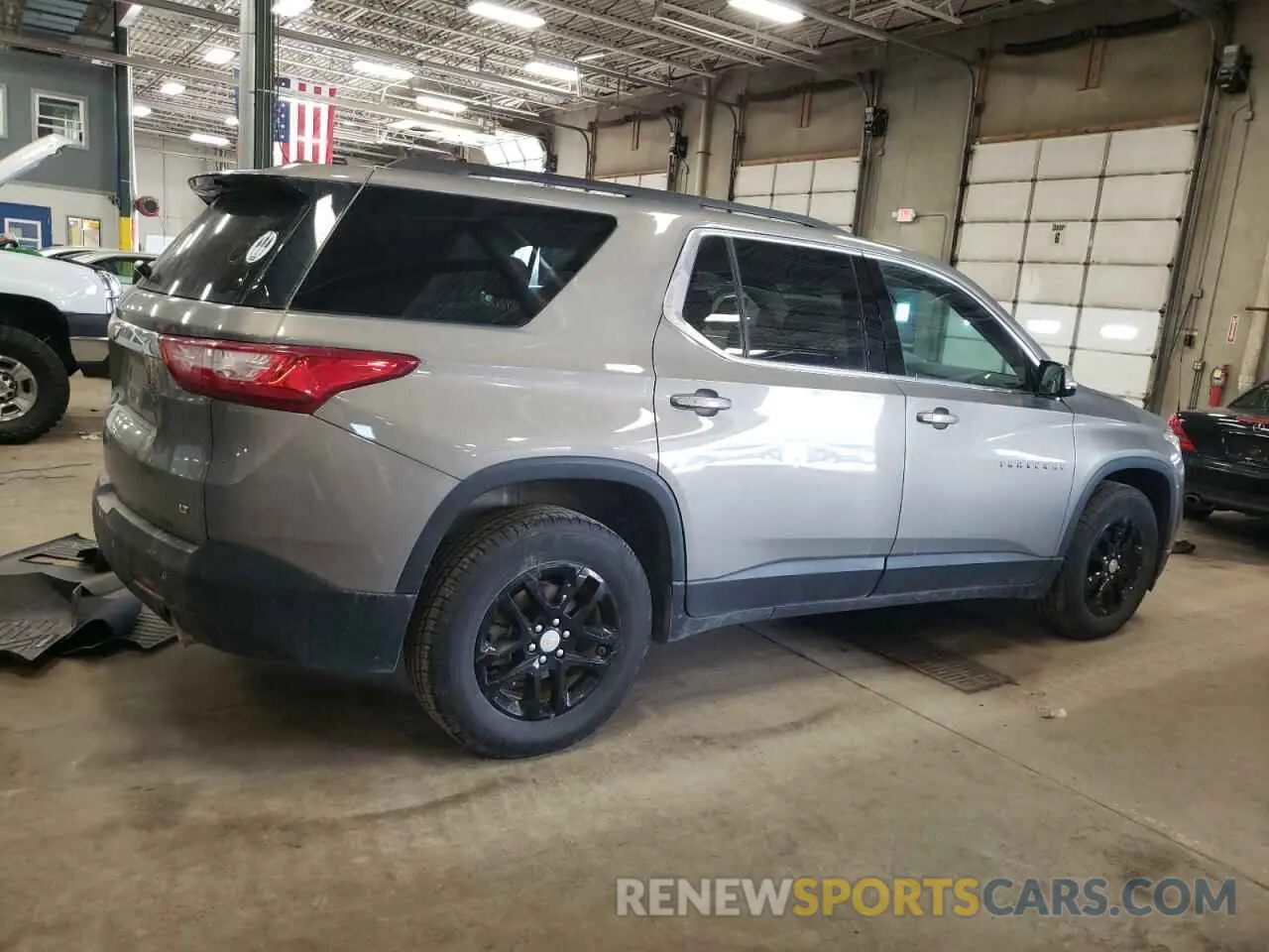 3 fotografías del automóvil dañado 1GNEVHKW6KJ249799 CHEVROLET TRAVERSE 2019