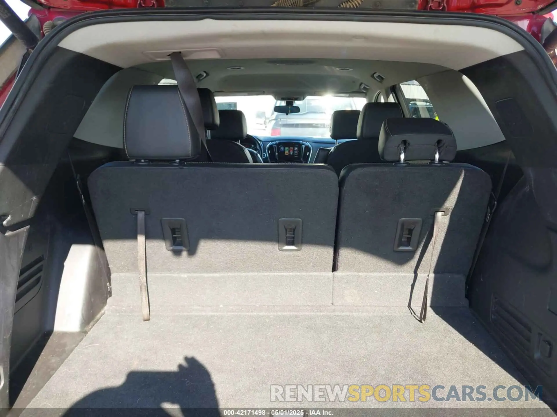 14 fotografías del automóvil dañado 1GNEVHKW7KJ320203 CHEVROLET TRAVERSE 2019