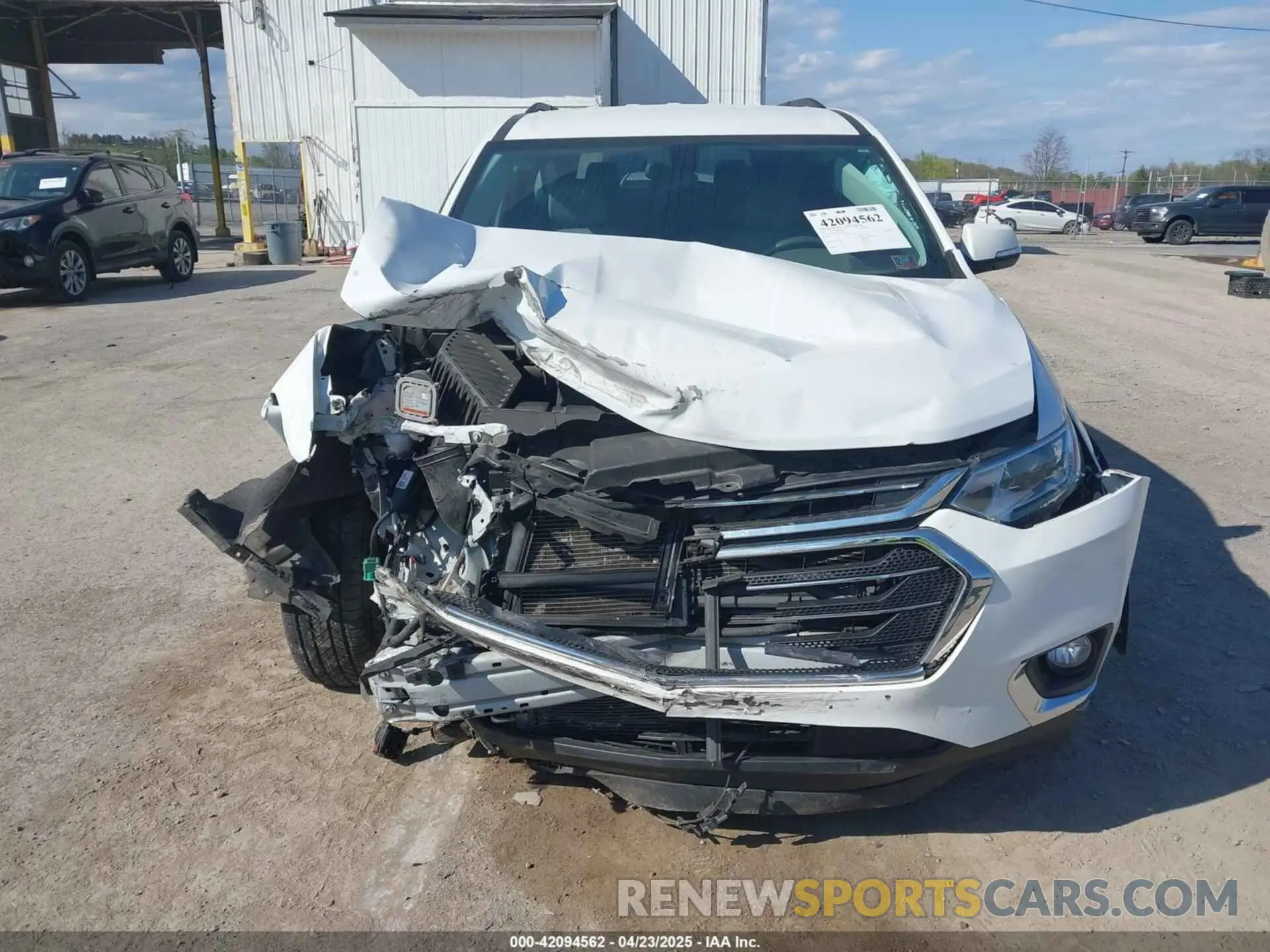 12 fotografías del automóvil dañado 1GNEVHKW8KJ197737 CHEVROLET TRAVERSE 2019