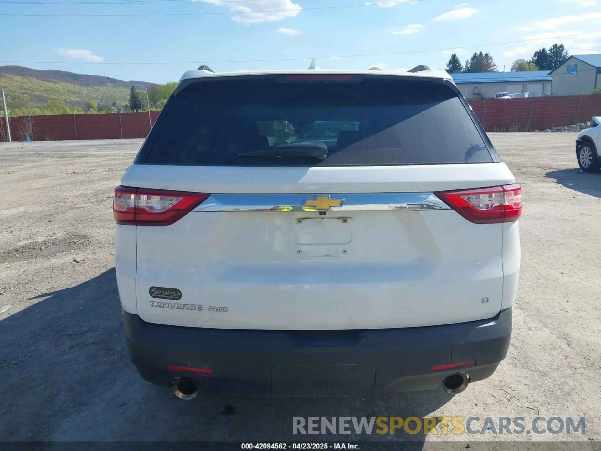 16 fotografías del automóvil dañado 1GNEVHKW8KJ197737 CHEVROLET TRAVERSE 2019