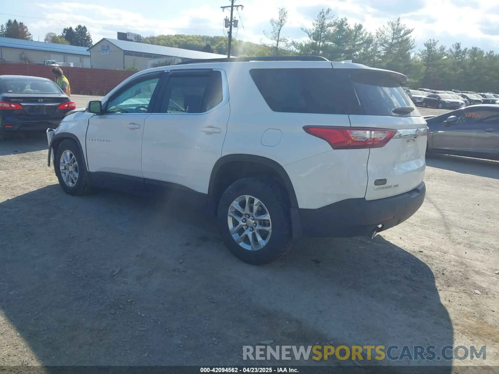 3 fotografías del automóvil dañado 1GNEVHKW8KJ197737 CHEVROLET TRAVERSE 2019