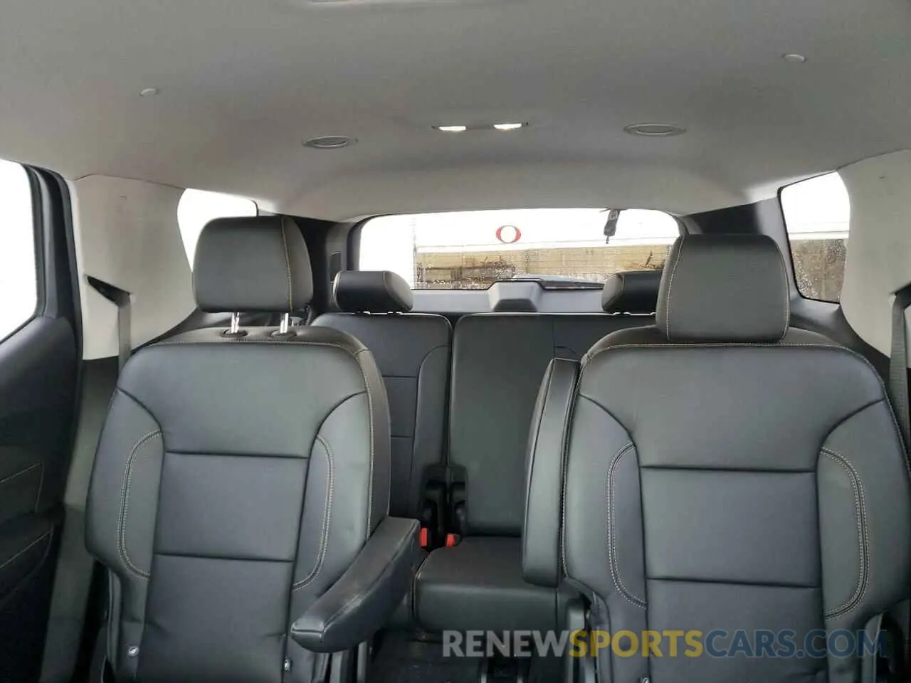 10 fotografías del automóvil dañado 1GNEVHKW8KJ216884 CHEVROLET TRAVERSE 2019