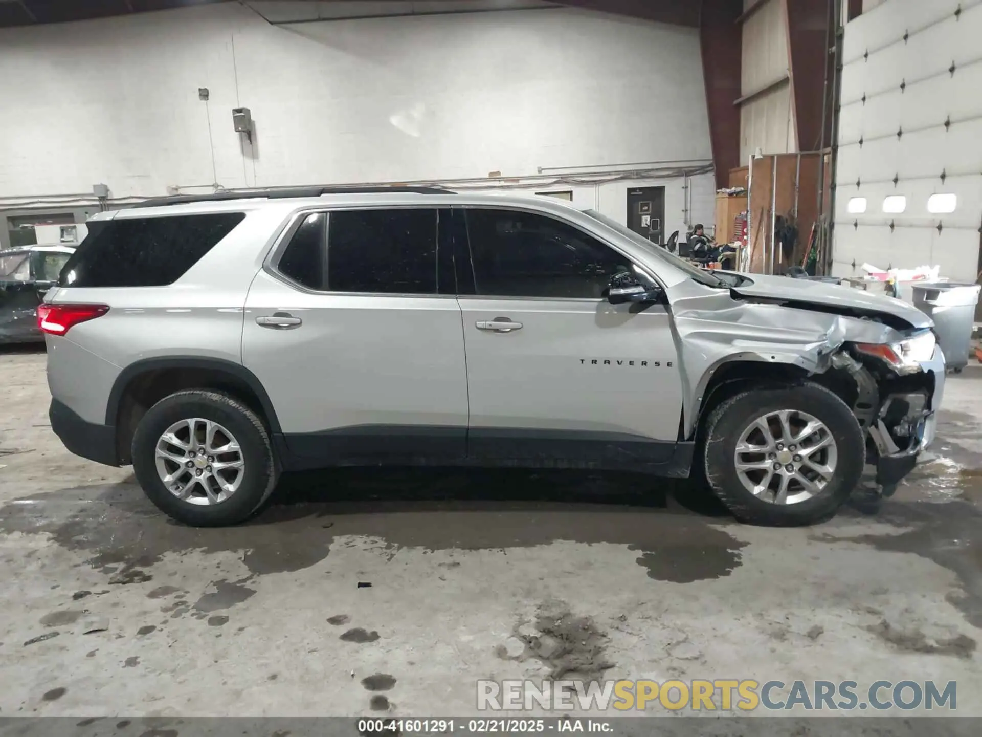13 fotografías del automóvil dañado 1GNEVHKW9KJ174998 CHEVROLET TRAVERSE 2019