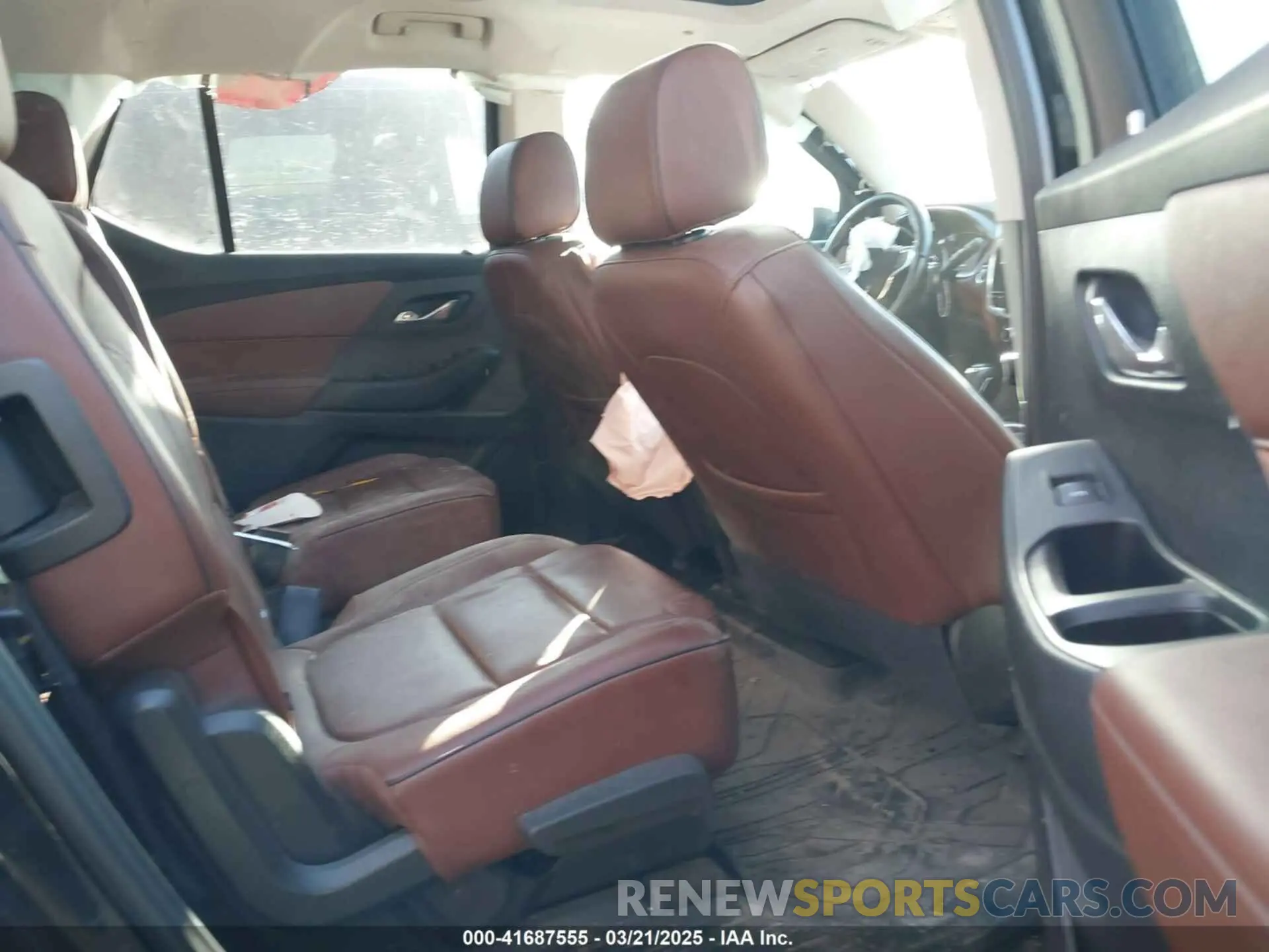 8 fotografías del automóvil dañado 1GNEVJKW0KJ164481 CHEVROLET TRAVERSE 2019