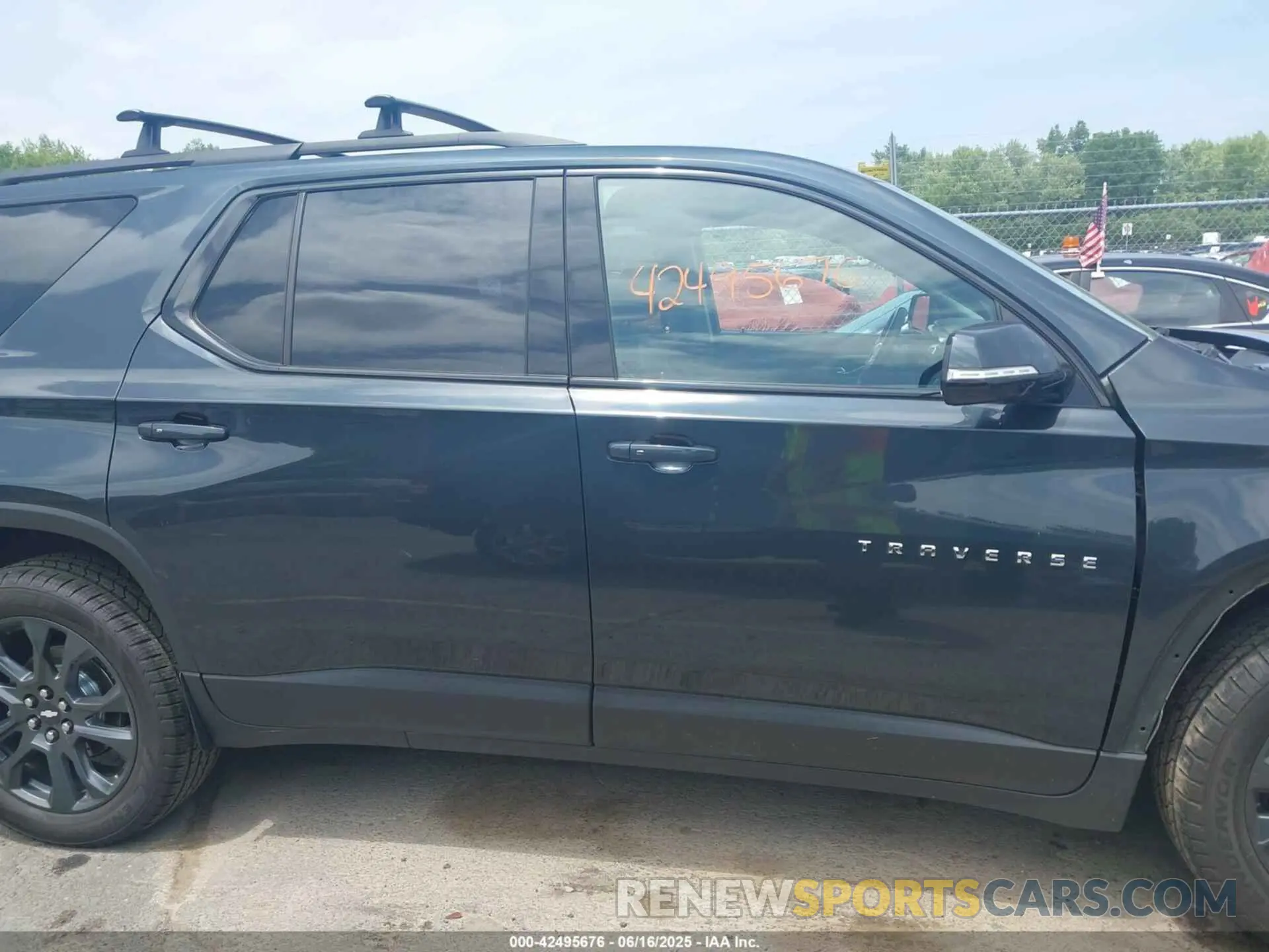 13 fotografías del automóvil dañado 1GNEVJKW1KJ128749 CHEVROLET TRAVERSE 2019