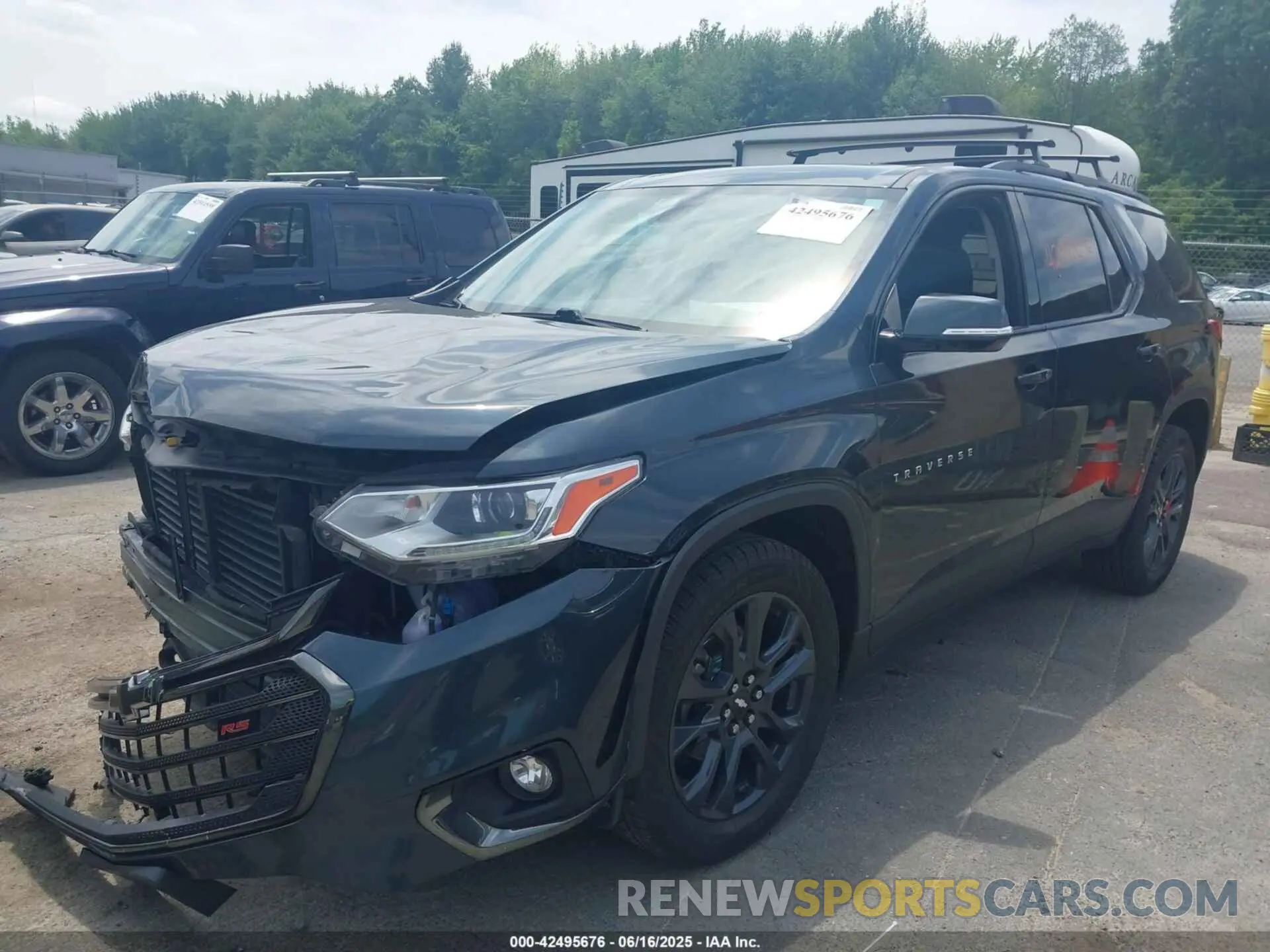 2 fotografías del automóvil dañado 1GNEVJKW1KJ128749 CHEVROLET TRAVERSE 2019