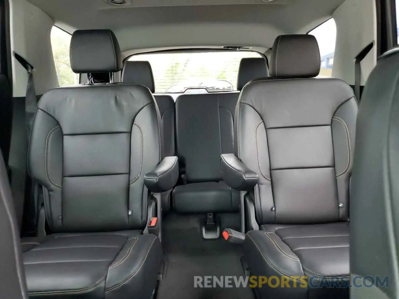 10 fotografías del automóvil dañado 1GNEVJKW3KJ129000 CHEVROLET TRAVERSE 2019