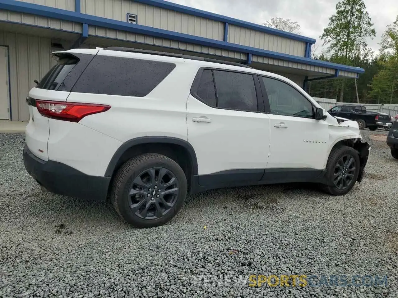 3 fotografías del automóvil dañado 1GNEVJKW3KJ129000 CHEVROLET TRAVERSE 2019