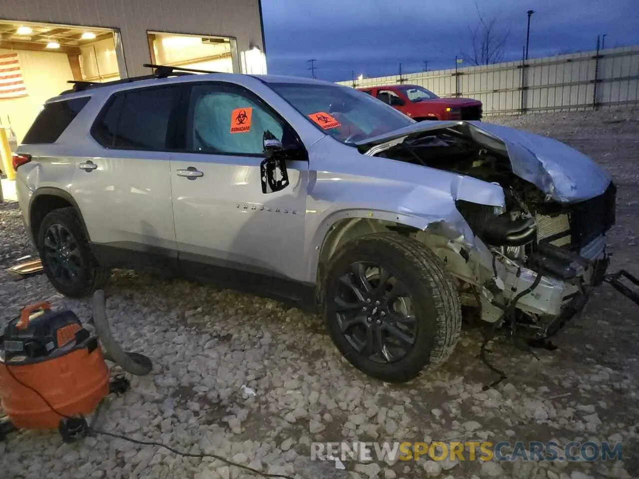4 fotografías del automóvil dañado 1GNEVJKW4KJ270951 CHEVROLET TRAVERSE 2019