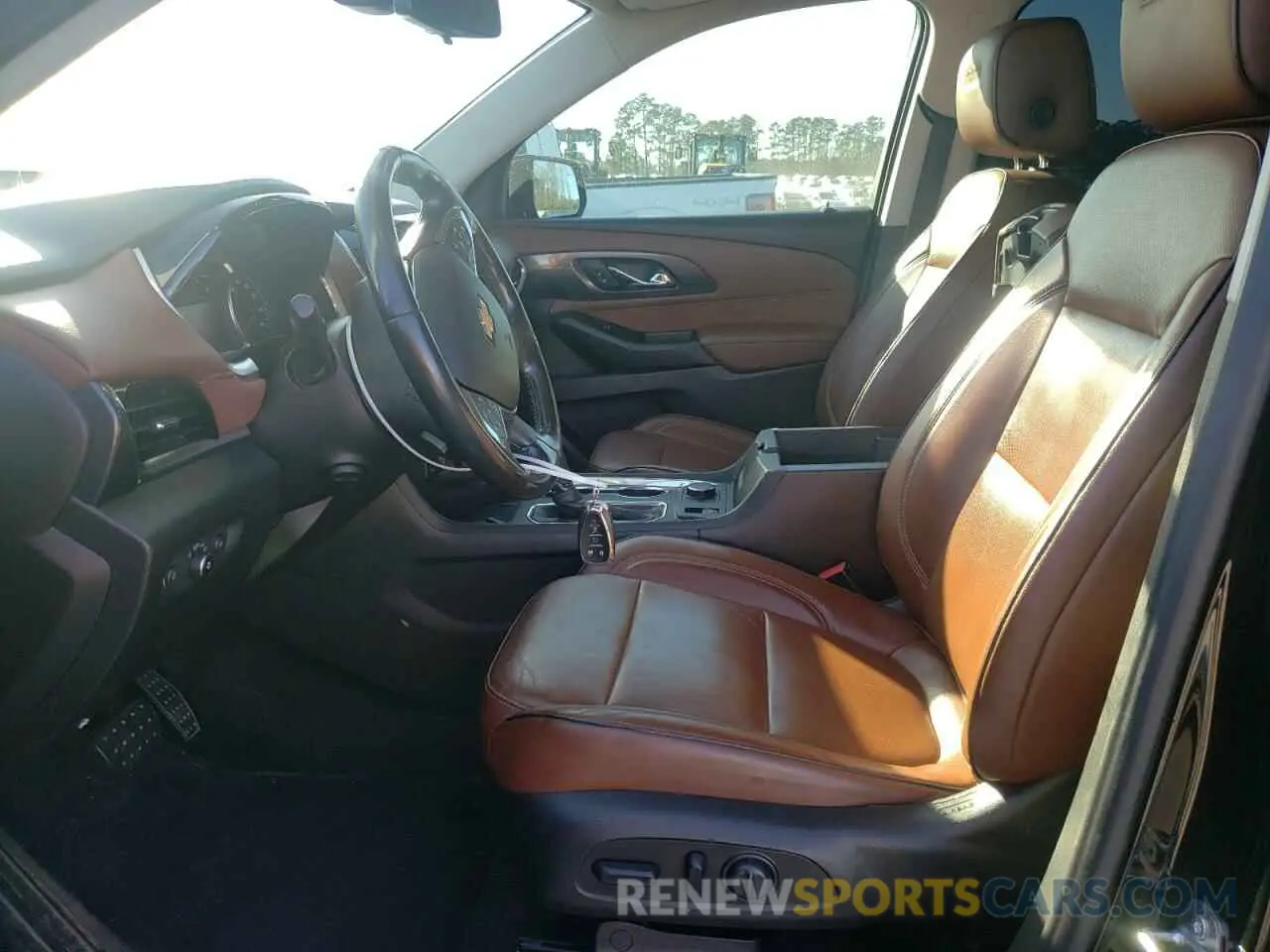 7 fotografías del automóvil dañado 1GNEVJKW9KJ201768 CHEVROLET TRAVERSE 2019