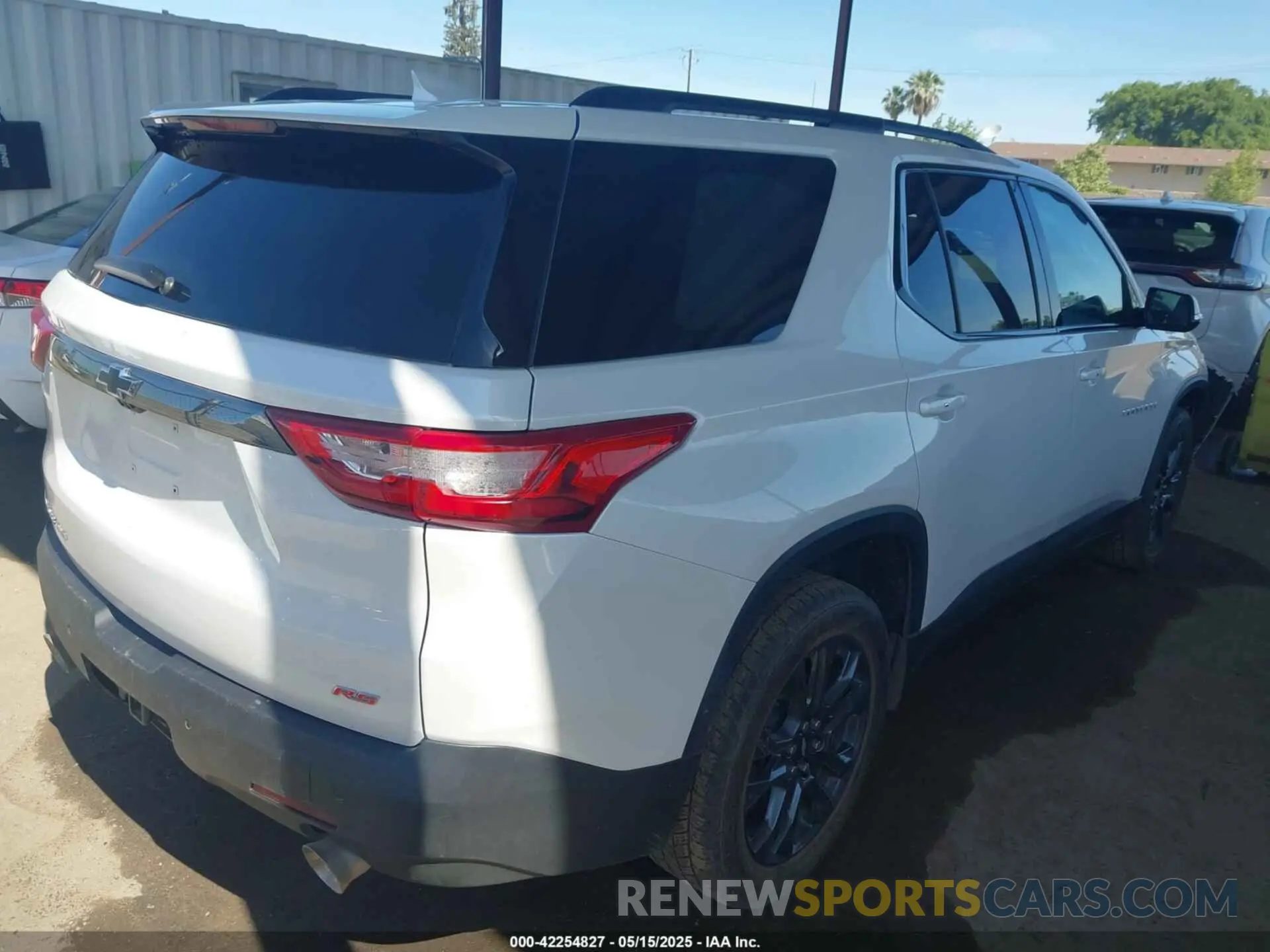 4 fotografías del automóvil dañado 1GNEVJKW9KJ238366 CHEVROLET TRAVERSE 2019