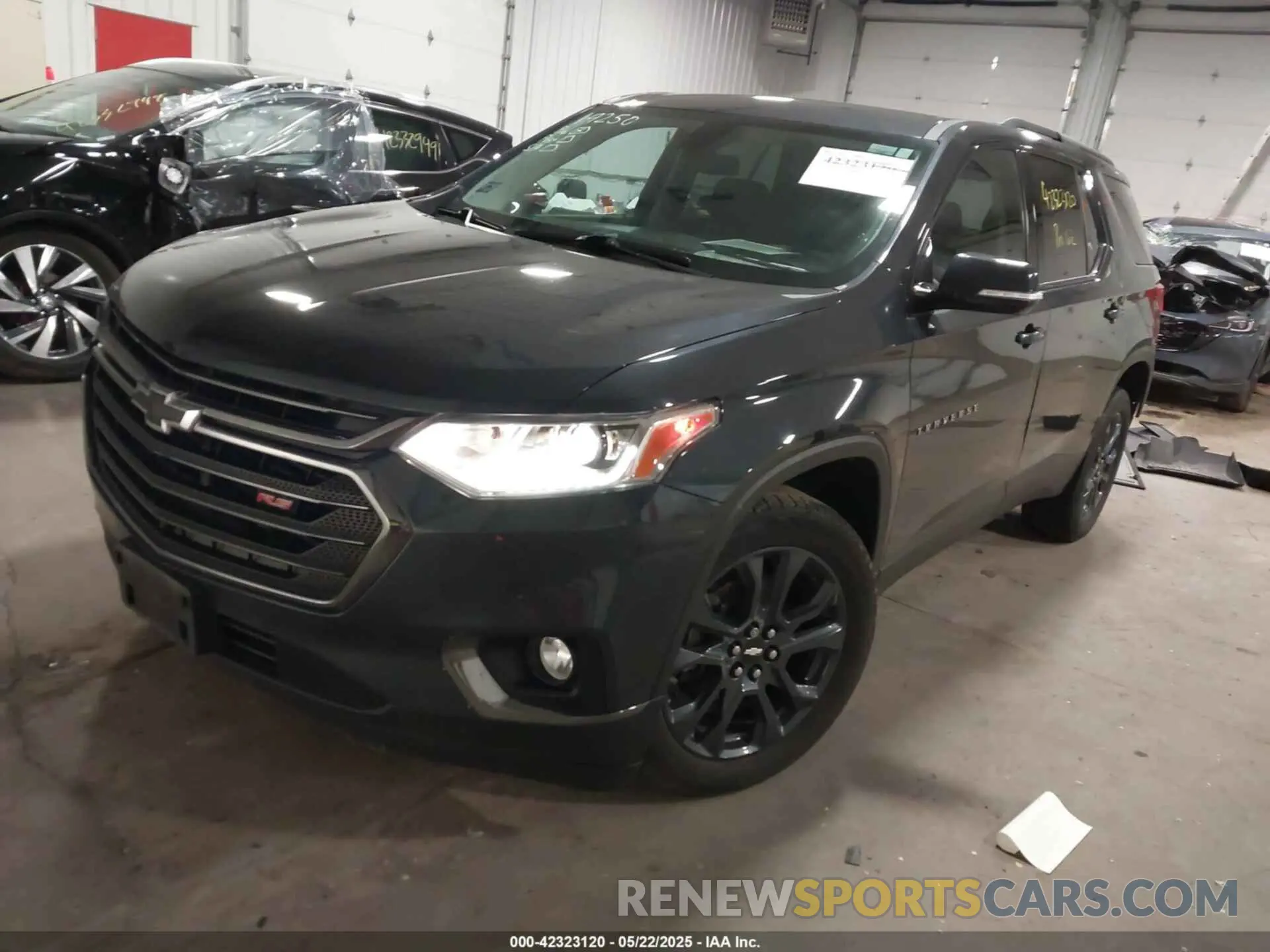 2 fotografías del automóvil dañado 1GNEVJKW9KJ276437 CHEVROLET TRAVERSE 2019