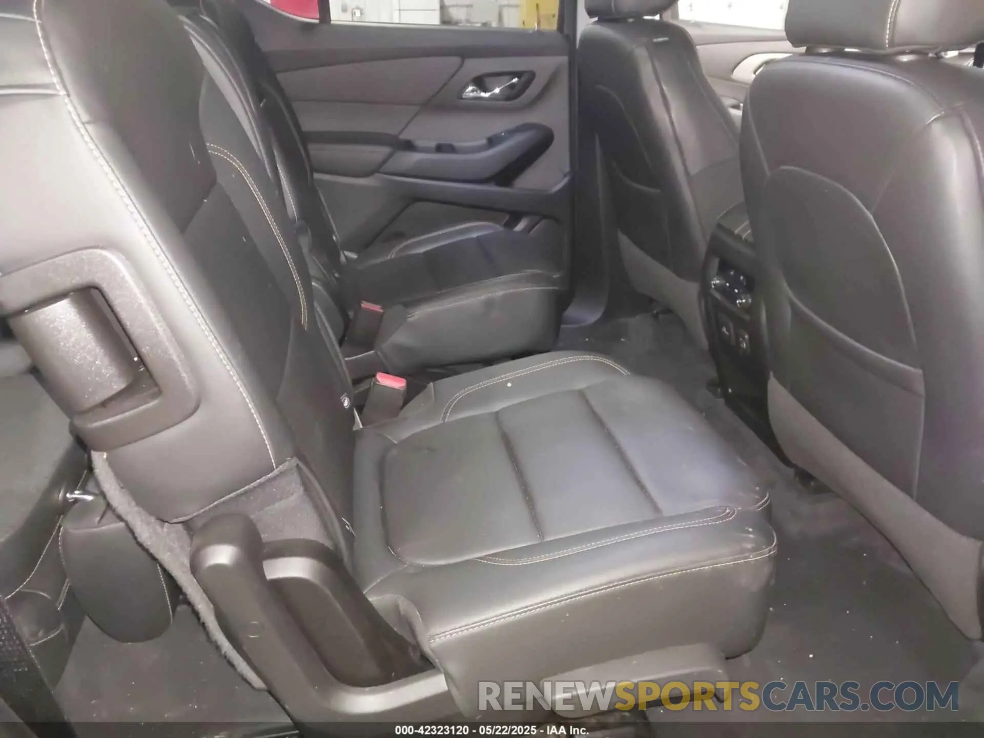 8 fotografías del automóvil dañado 1GNEVJKW9KJ276437 CHEVROLET TRAVERSE 2019