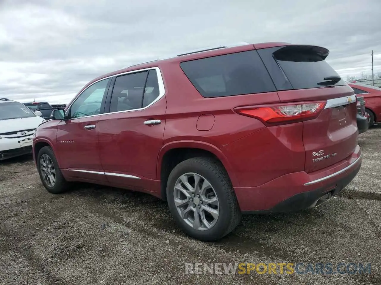 2 fotografías del automóvil dañado 1GNEVKKW1KJ162308 CHEVROLET TRAVERSE 2019
