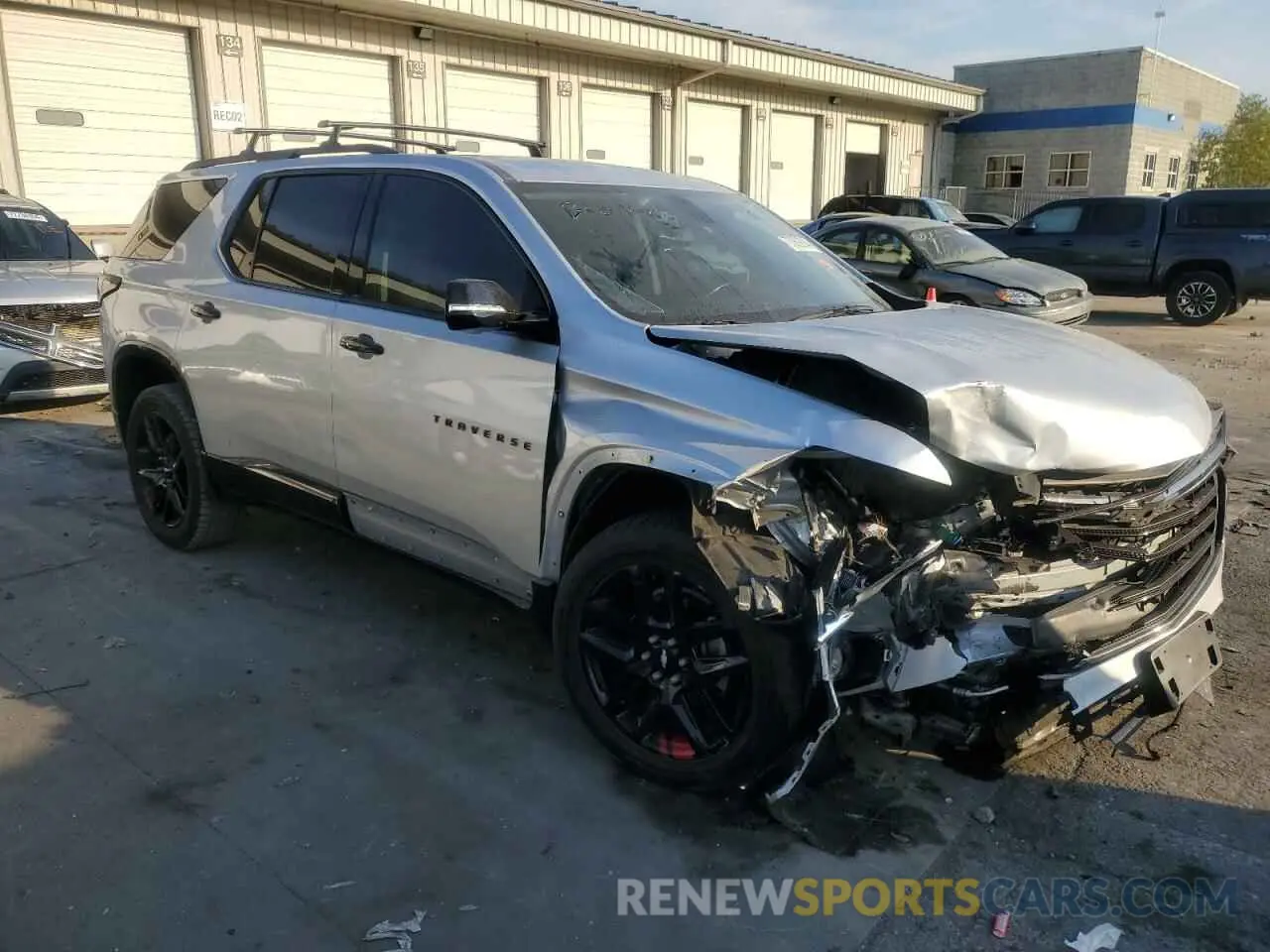 4 fotografías del automóvil dañado 1GNEVKKW4KJ224624 CHEVROLET TRAVERSE 2019