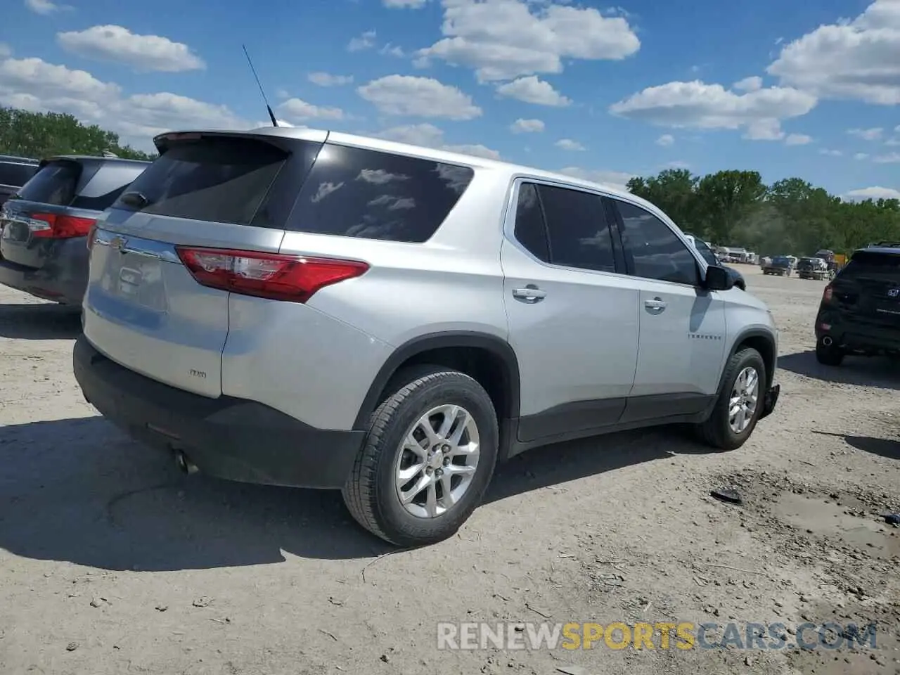 3 fotografías del automóvil dañado 1GNEVLKW3KJ109390 CHEVROLET TRAVERSE 2019