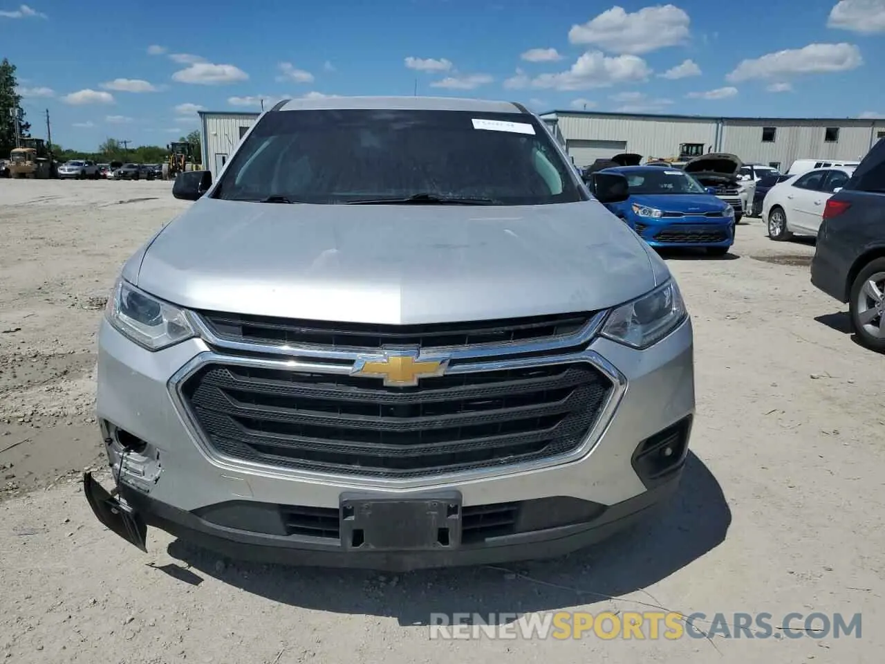 5 fotografías del automóvil dañado 1GNEVLKW3KJ109390 CHEVROLET TRAVERSE 2019