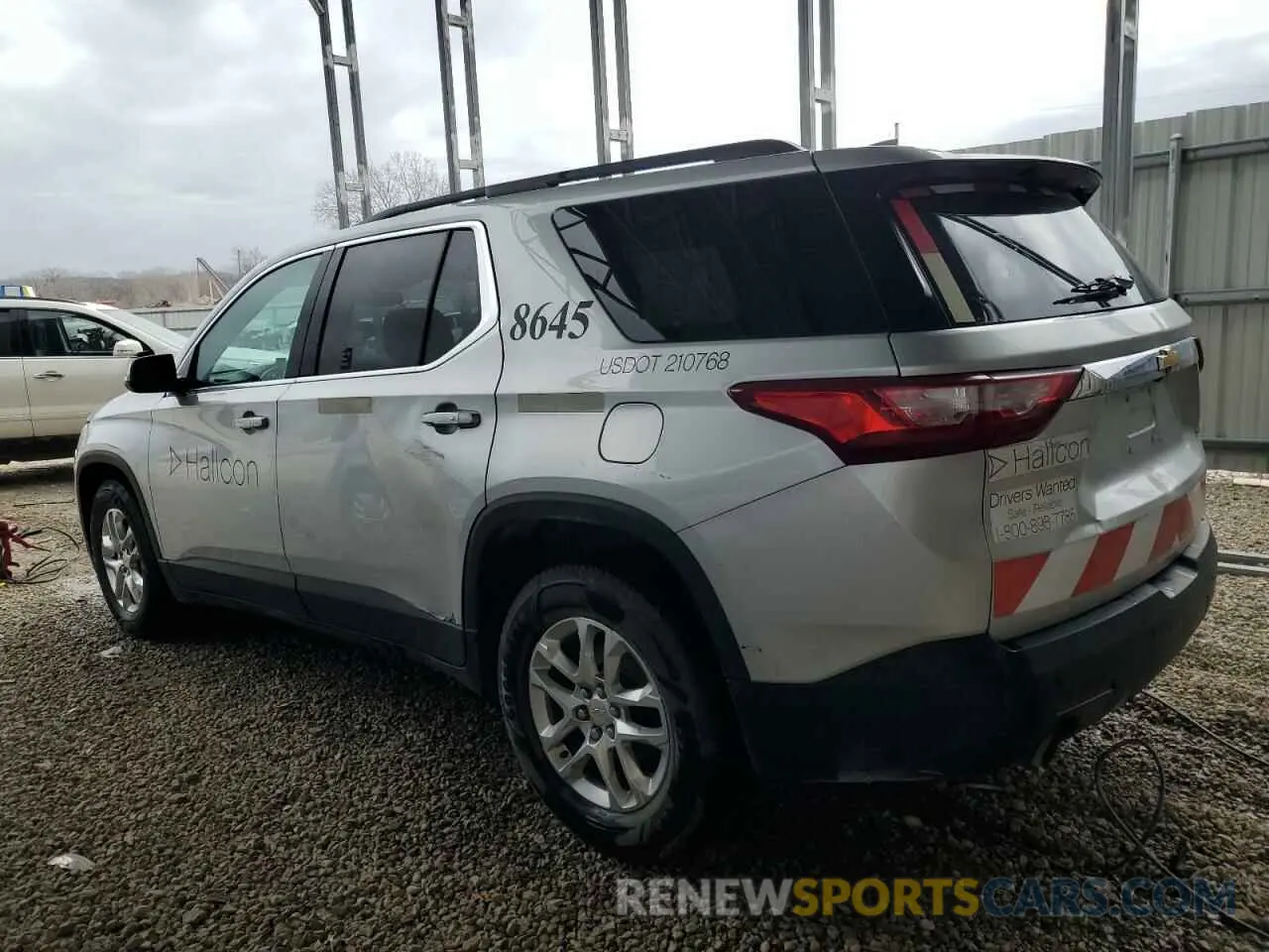 2 fotografías del automóvil dañado 1GNEVMKW0KJ237334 CHEVROLET TRAVERSE 2019