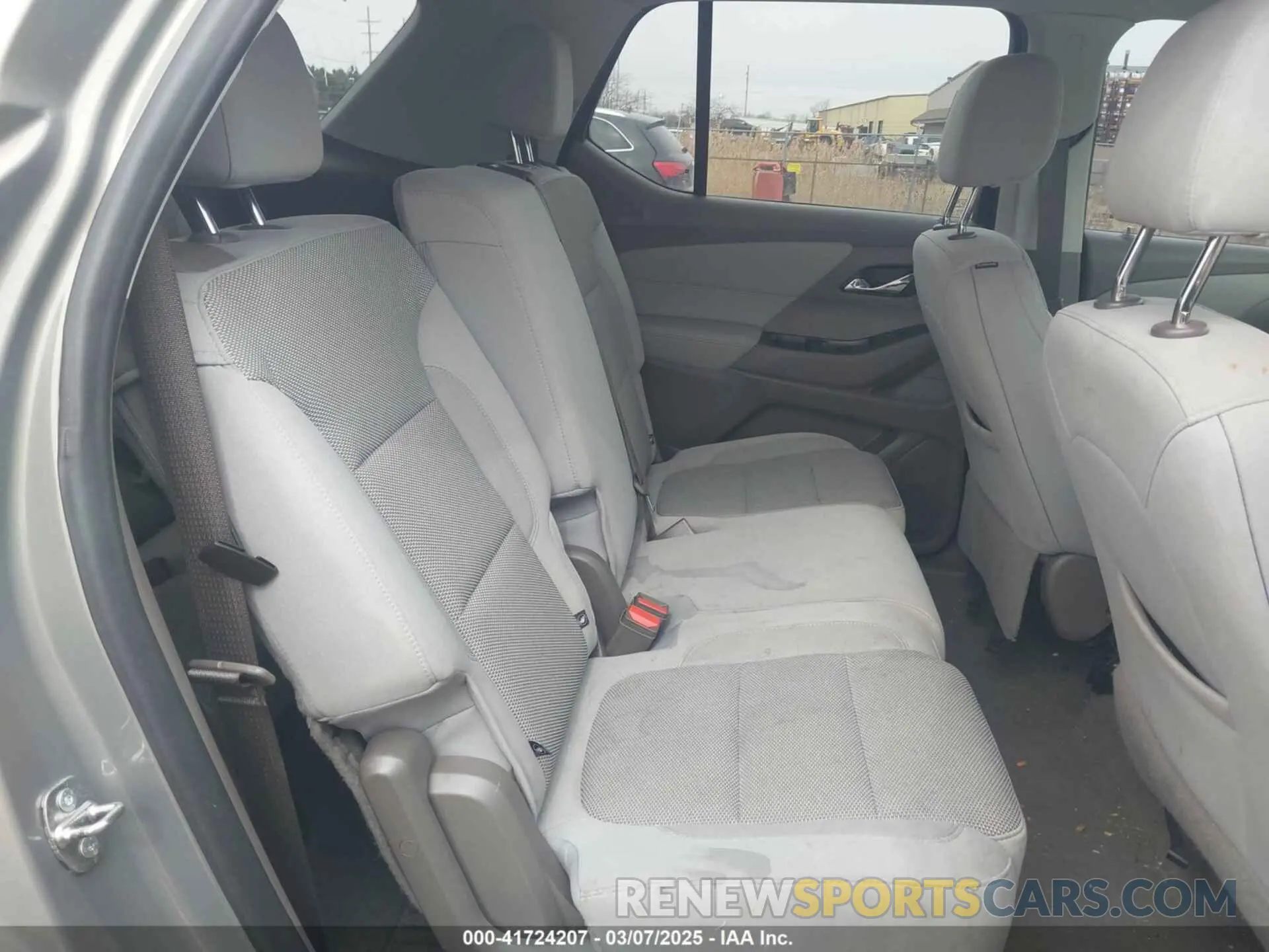 8 fotografías del automóvil dañado 1GNEVMKW0KJ241772 CHEVROLET TRAVERSE 2019