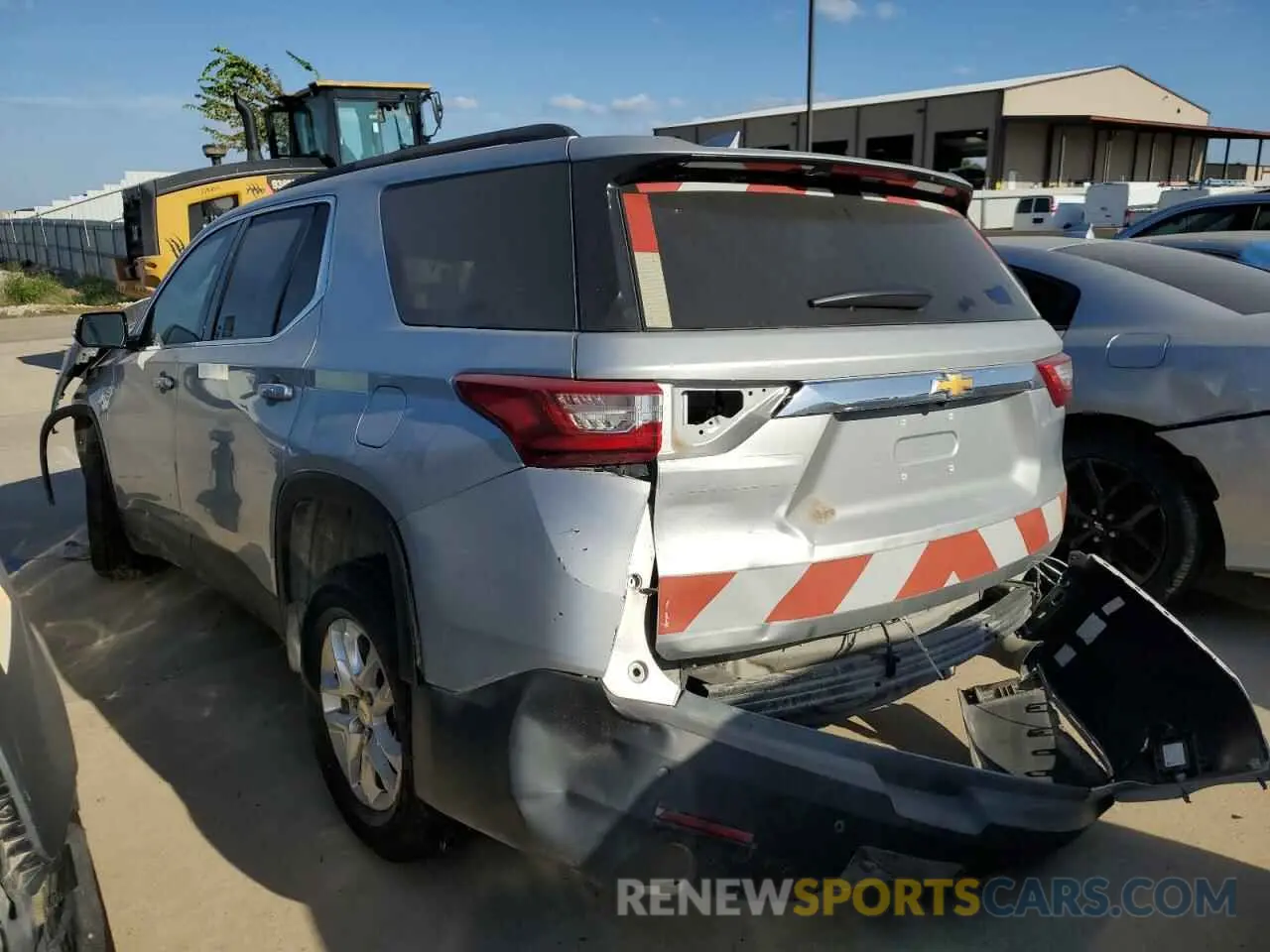 2 fotografías del automóvil dañado 1GNEVMKW7KJ237766 CHEVROLET TRAVERSE 2019