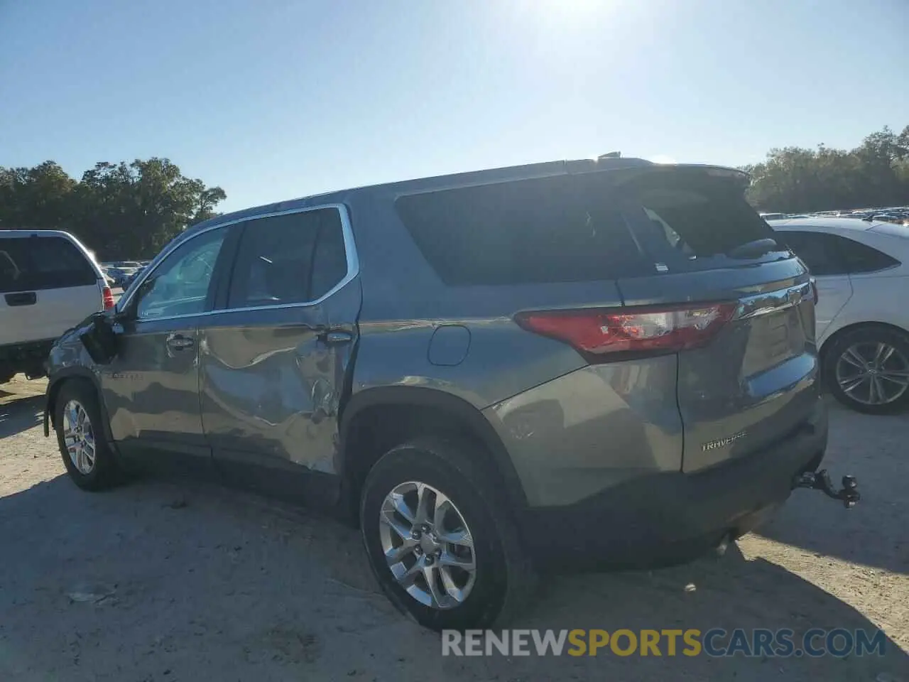 2 fotografías del automóvil dañado 1GNERFKW0LJ313216 CHEVROLET TRAVERSE 2020