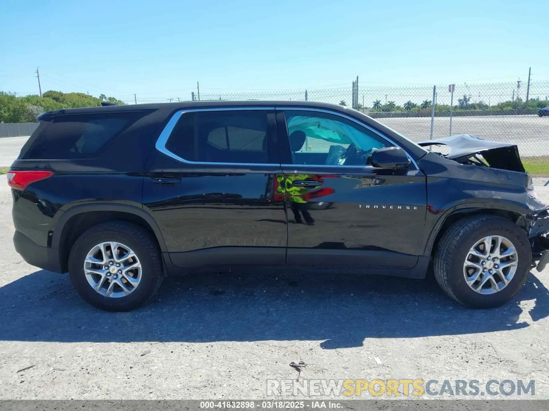 13 fotografías del automóvil dañado 1GNERFKW1LJ192566 CHEVROLET TRAVERSE 2020