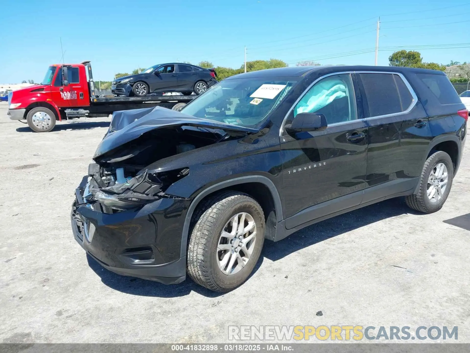 2 fotografías del automóvil dañado 1GNERFKW1LJ192566 CHEVROLET TRAVERSE 2020