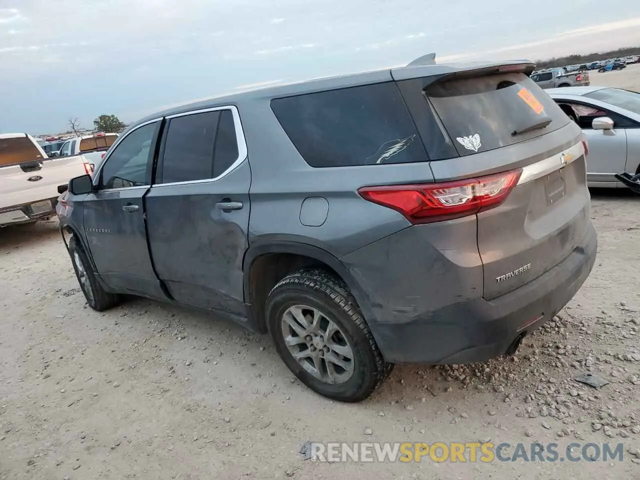 2 fotografías del automóvil dañado 1GNERFKW2LJ145630 CHEVROLET TRAVERSE 2020