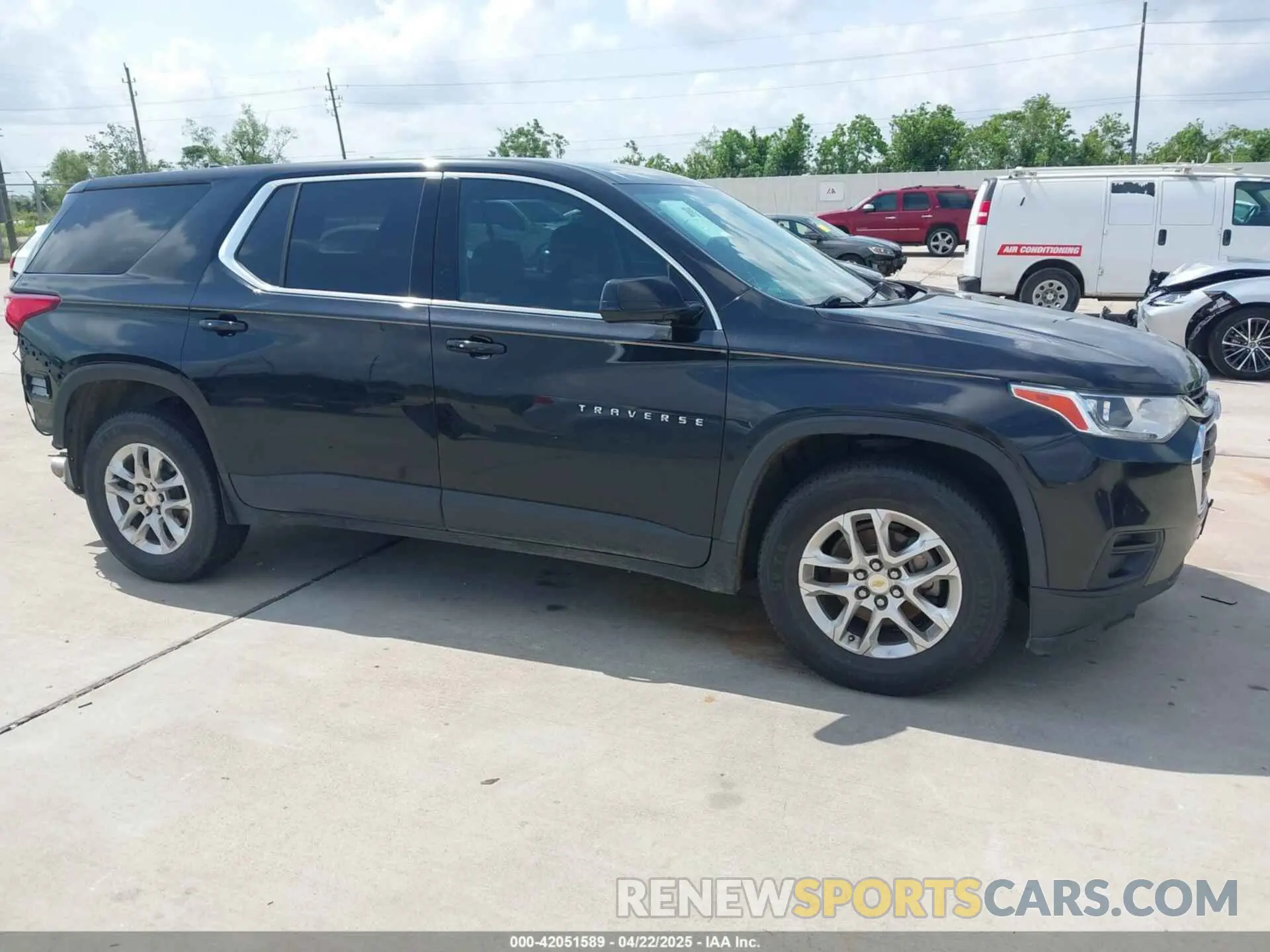 13 fotografías del automóvil dañado 1GNERFKW3LJ202434 CHEVROLET TRAVERSE 2020
