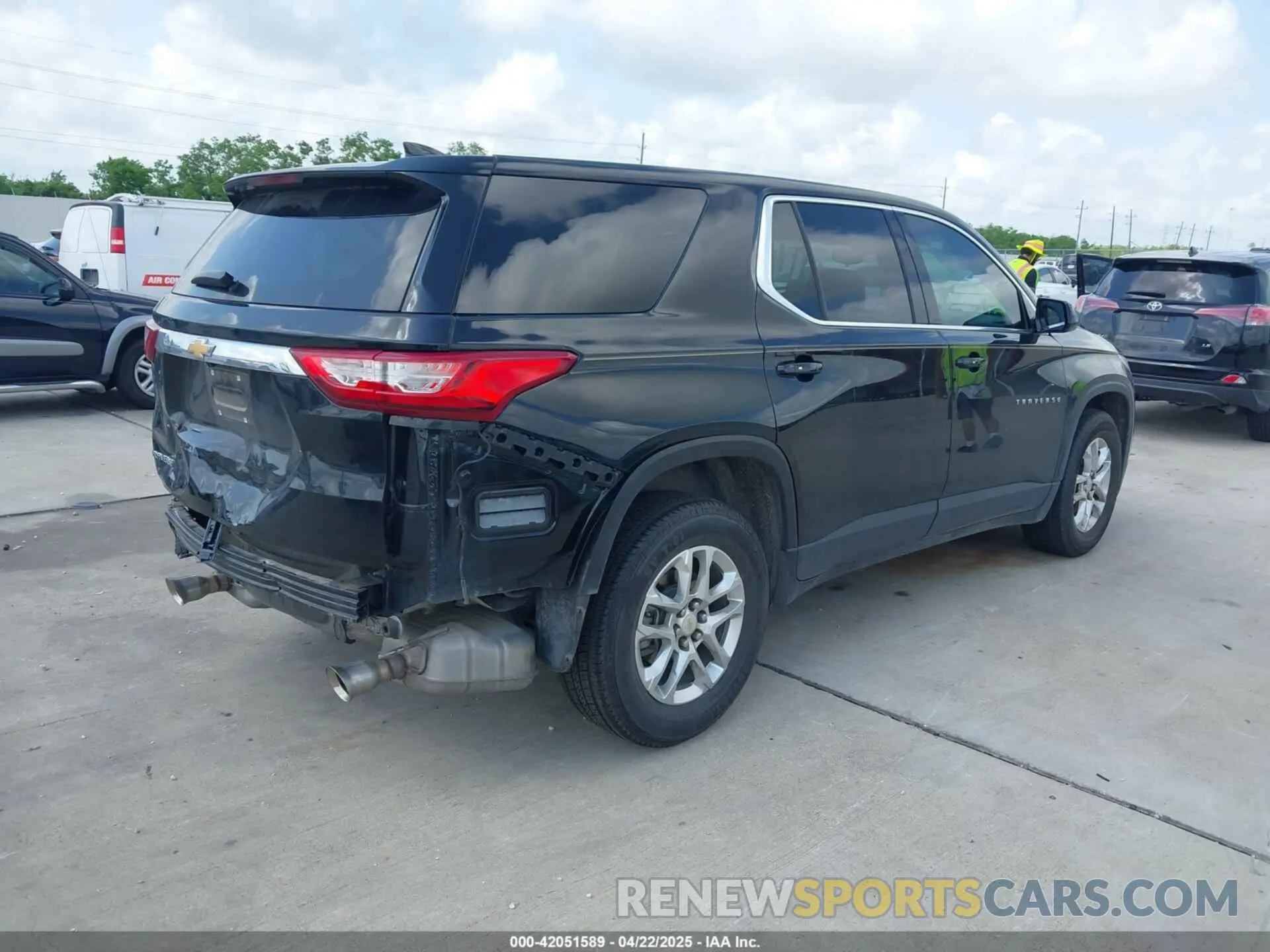 4 fotografías del automóvil dañado 1GNERFKW3LJ202434 CHEVROLET TRAVERSE 2020