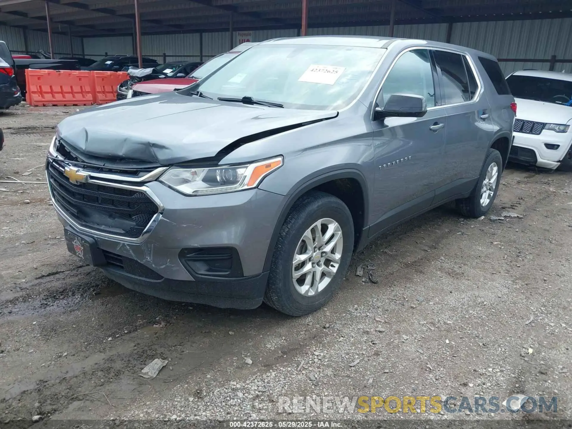 2 fotografías del automóvil dañado 1GNERFKW3LJ237541 CHEVROLET TRAVERSE 2020