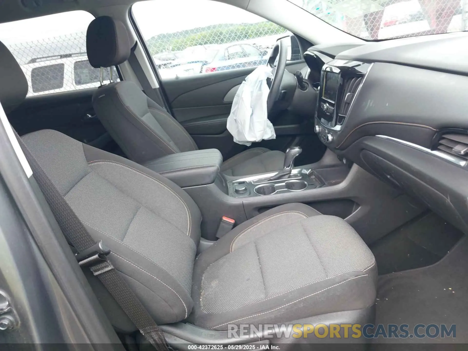 5 fotografías del automóvil dañado 1GNERFKW3LJ237541 CHEVROLET TRAVERSE 2020