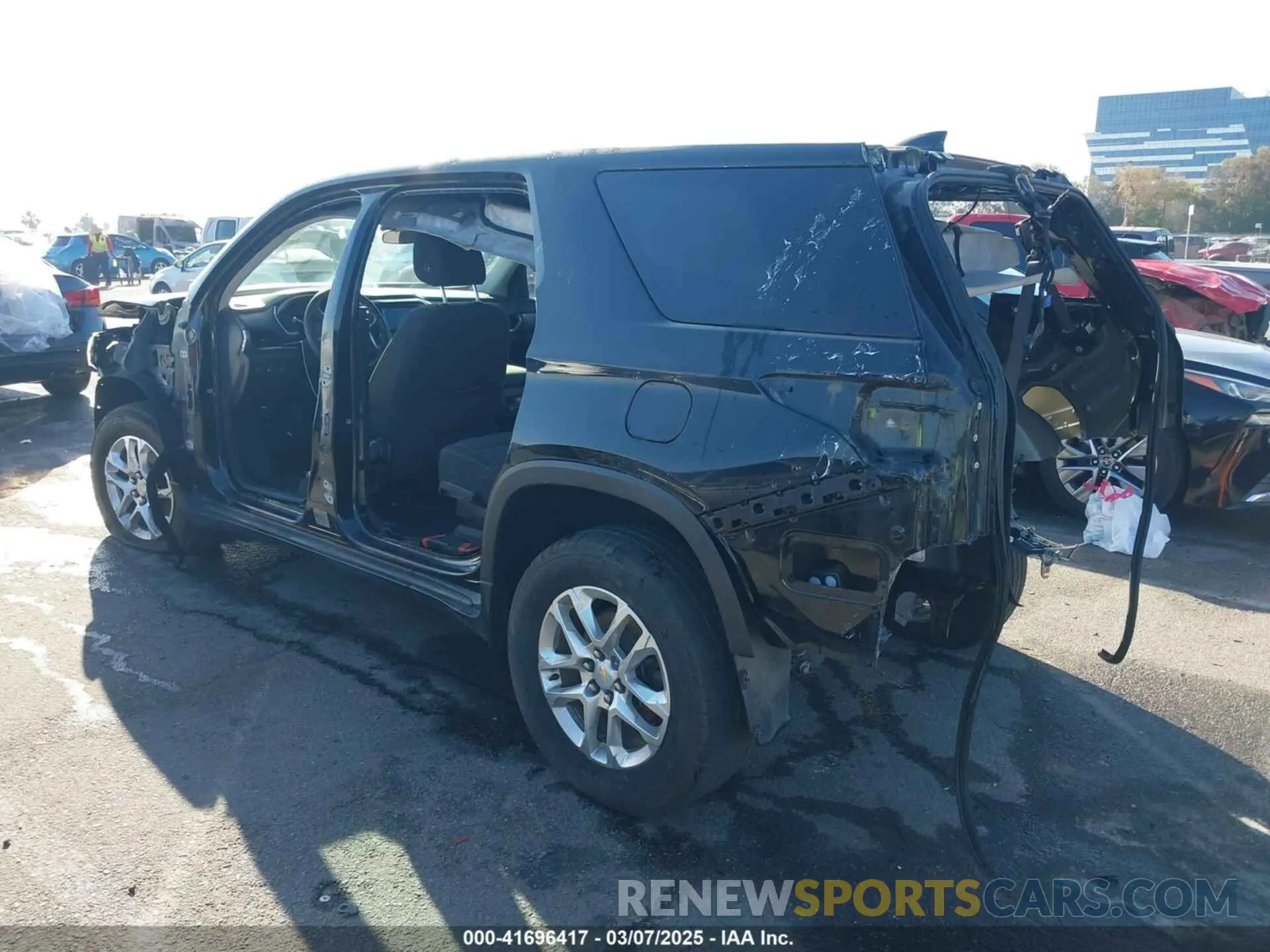 3 fotografías del automóvil dañado 1GNERFKW5LJ111620 CHEVROLET TRAVERSE 2020