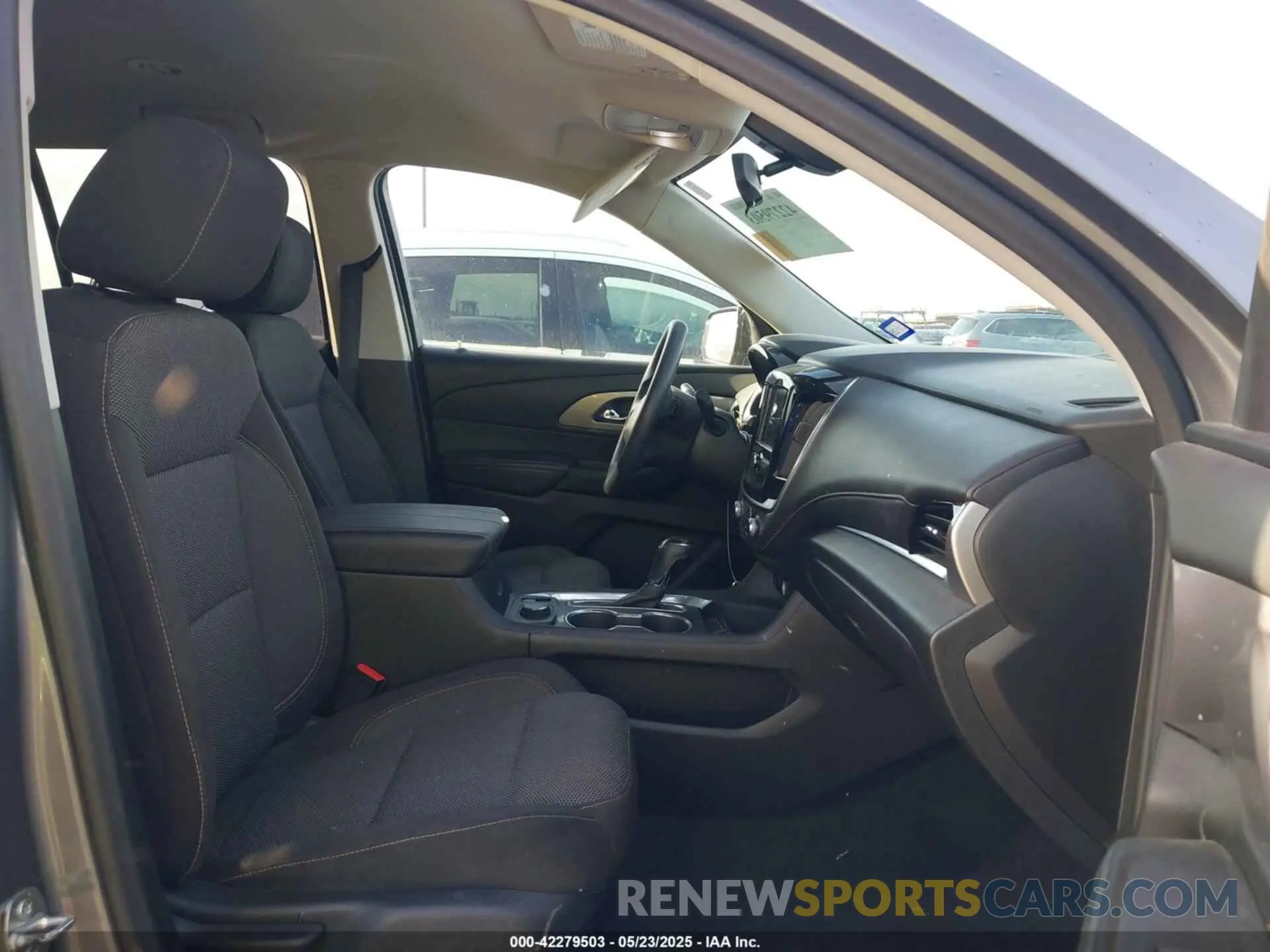 5 fotografías del automóvil dañado 1GNERFKW8LJ143123 CHEVROLET TRAVERSE 2020