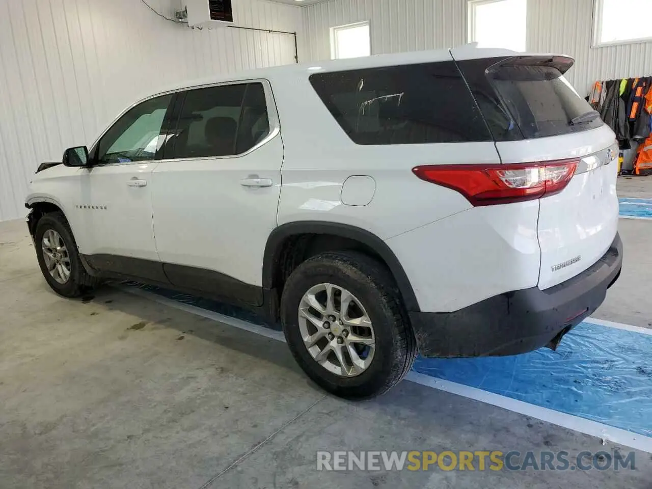 2 fotografías del automóvil dañado 1GNERFKW8LJ314419 CHEVROLET TRAVERSE 2020