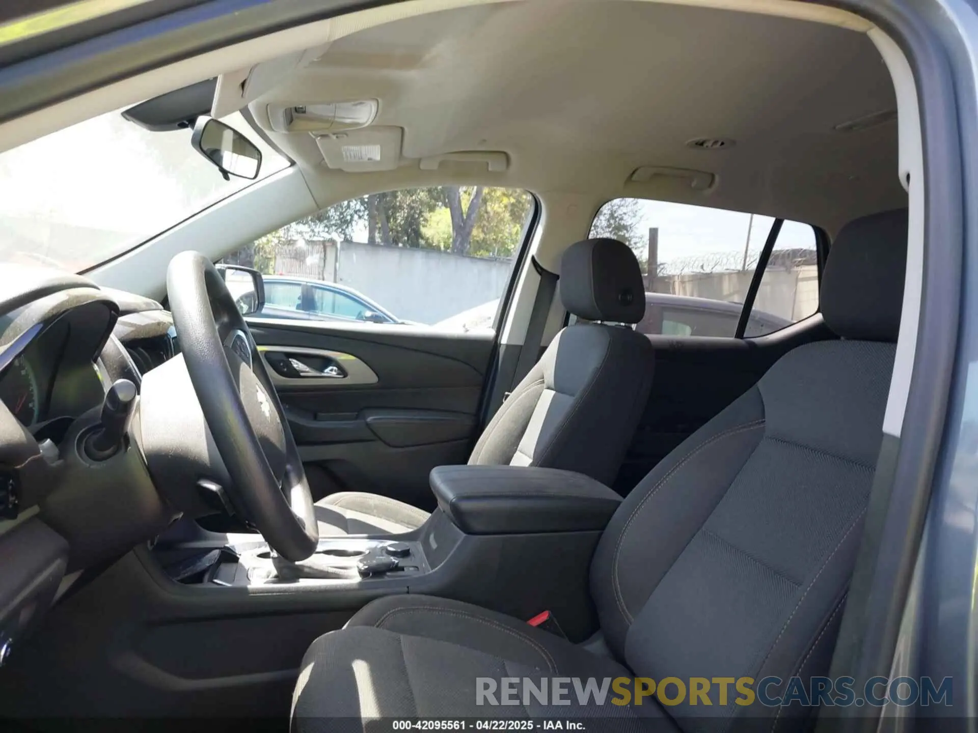19 fotografías del automóvil dañado 1GNERFKW9LJ248110 CHEVROLET TRAVERSE 2020
