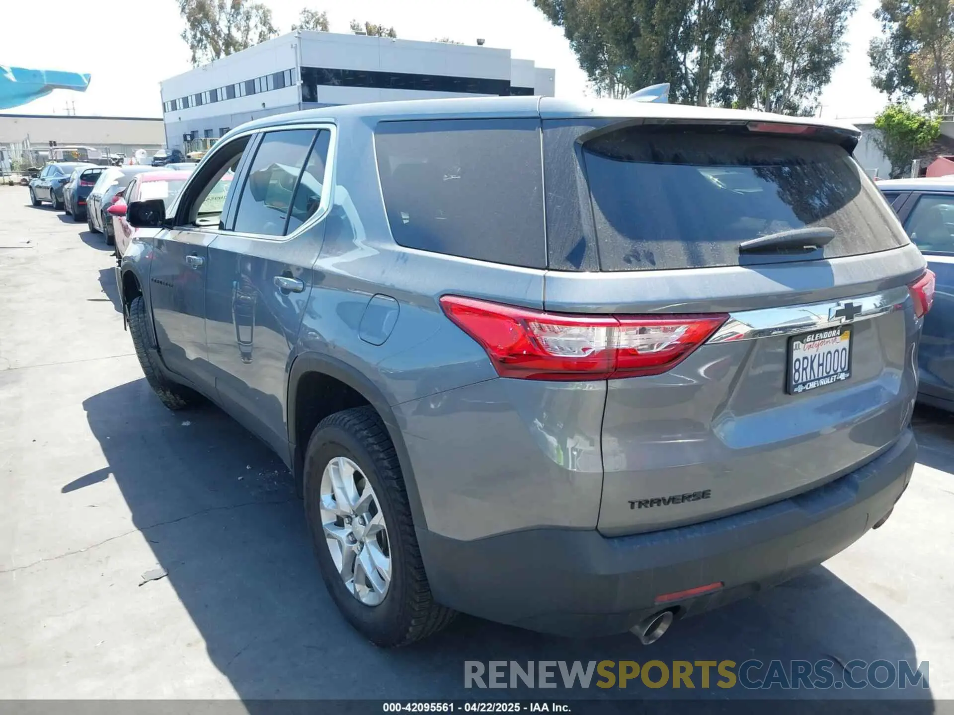 3 fotografías del automóvil dañado 1GNERFKW9LJ248110 CHEVROLET TRAVERSE 2020