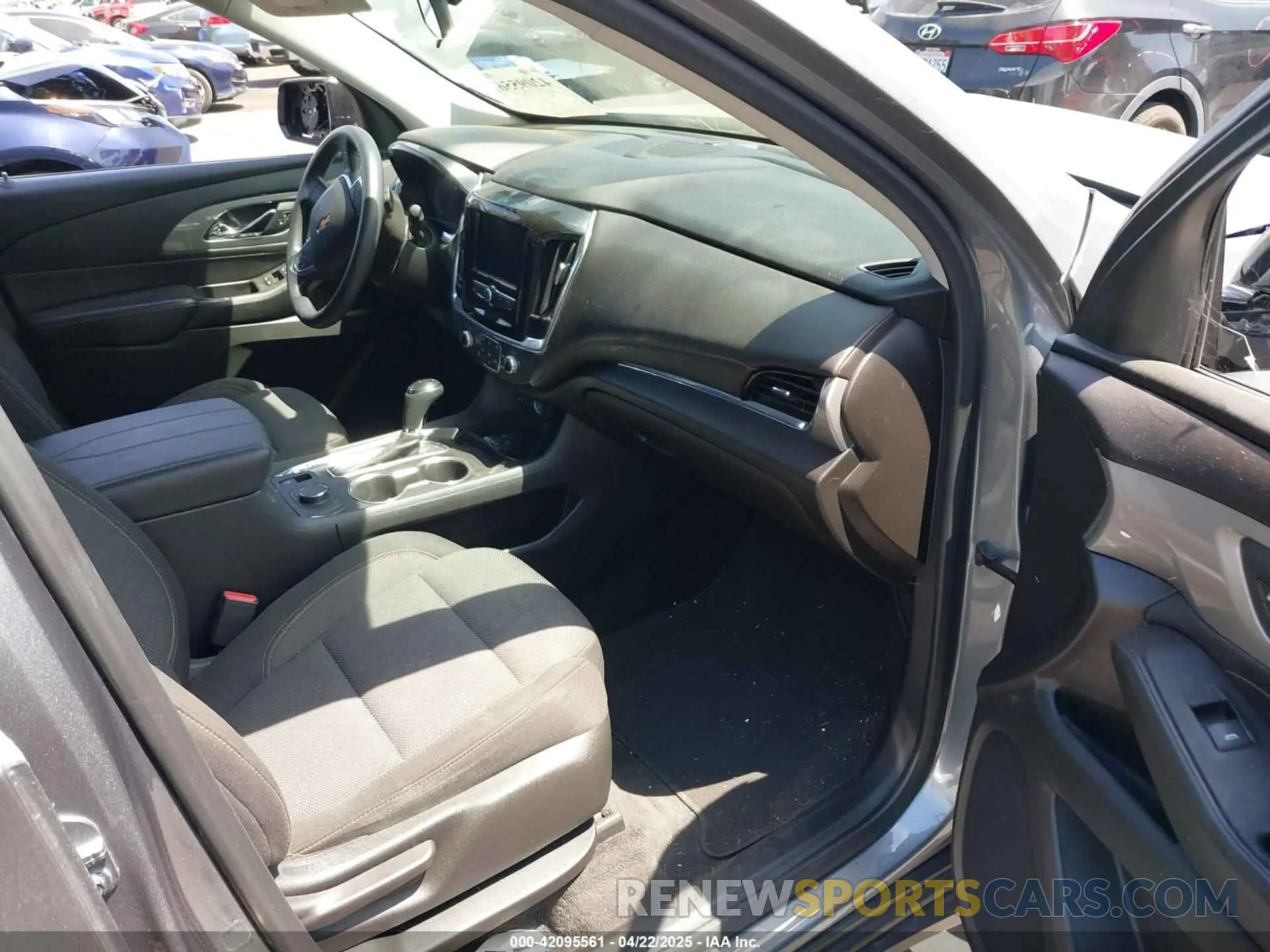 5 fotografías del automóvil dañado 1GNERFKW9LJ248110 CHEVROLET TRAVERSE 2020