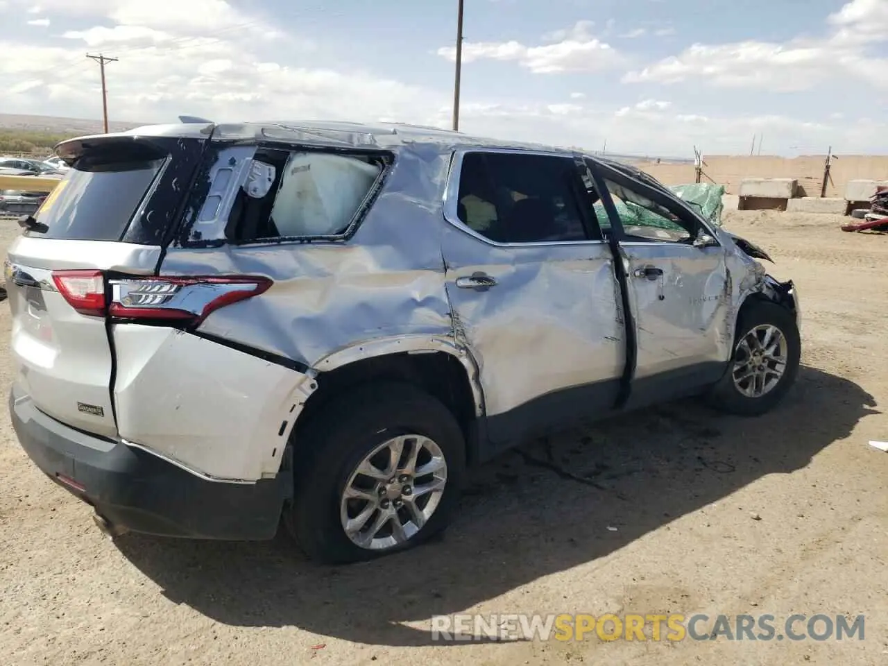 3 fotografías del automóvil dañado 1GNERFKWXLJ262274 CHEVROLET TRAVERSE 2020