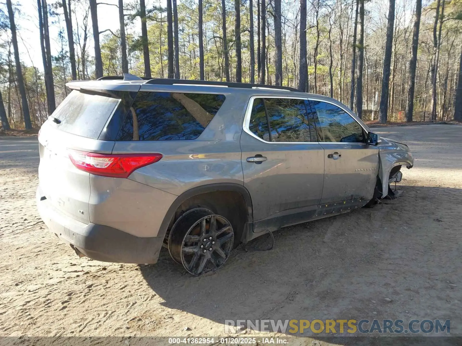 4 fotografías del automóvil dañado 1GNERGKW1LJ247460 CHEVROLET TRAVERSE 2020