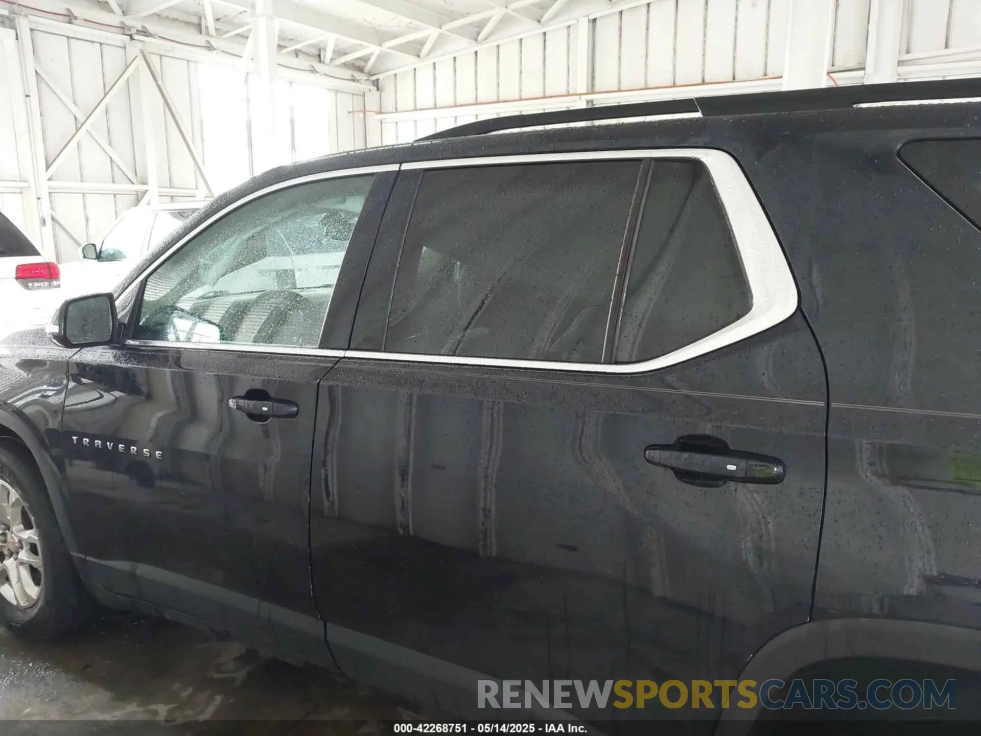 14 fotografías del automóvil dañado 1GNERGKW2LJ132057 CHEVROLET TRAVERSE 2020