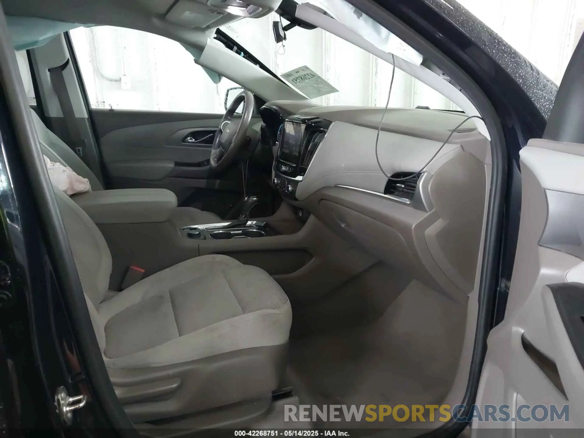 5 fotografías del automóvil dañado 1GNERGKW2LJ132057 CHEVROLET TRAVERSE 2020