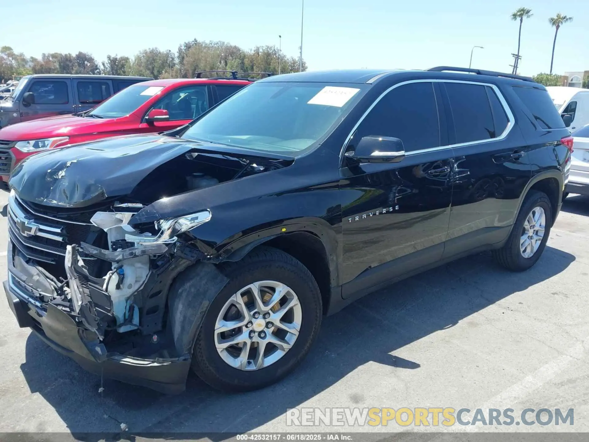 2 fotografías del automóvil dañado 1GNERGKW3LJ236573 CHEVROLET TRAVERSE 2020