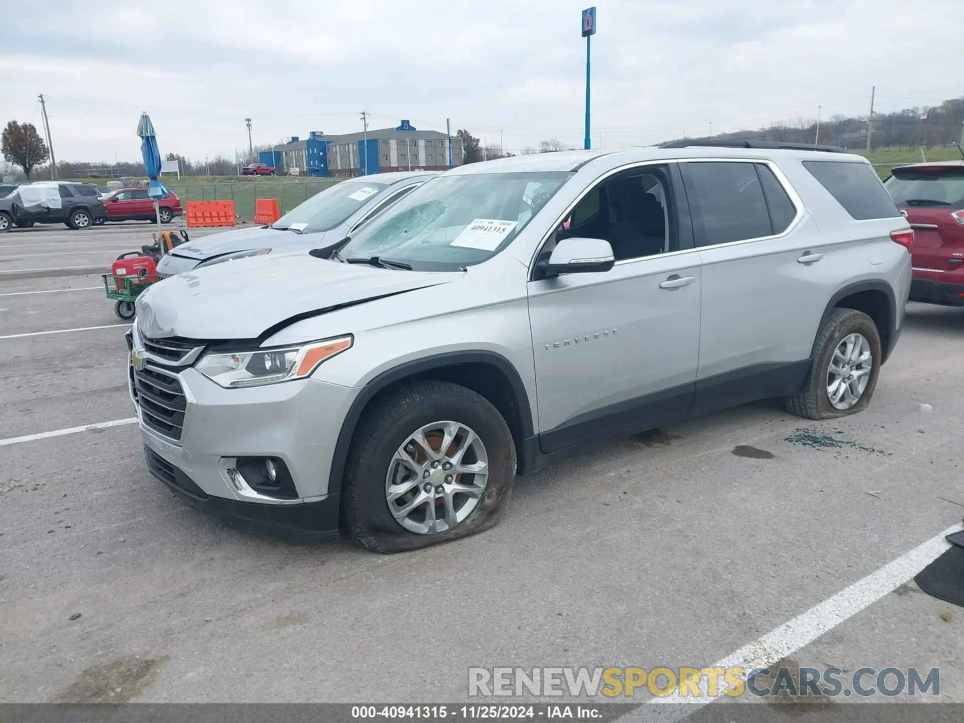 2 fotografías del automóvil dañado 1GNERGKW4LJ199002 CHEVROLET TRAVERSE 2020